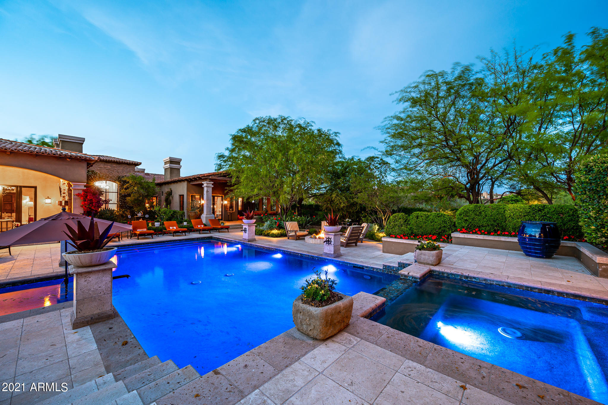 WHISPER ROCK - Residential