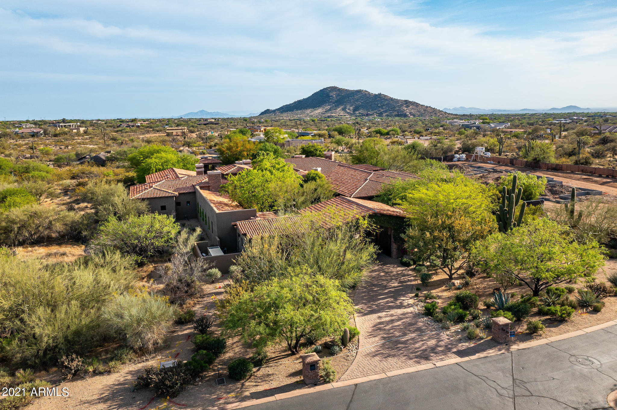 WHISPER ROCK - Residential
