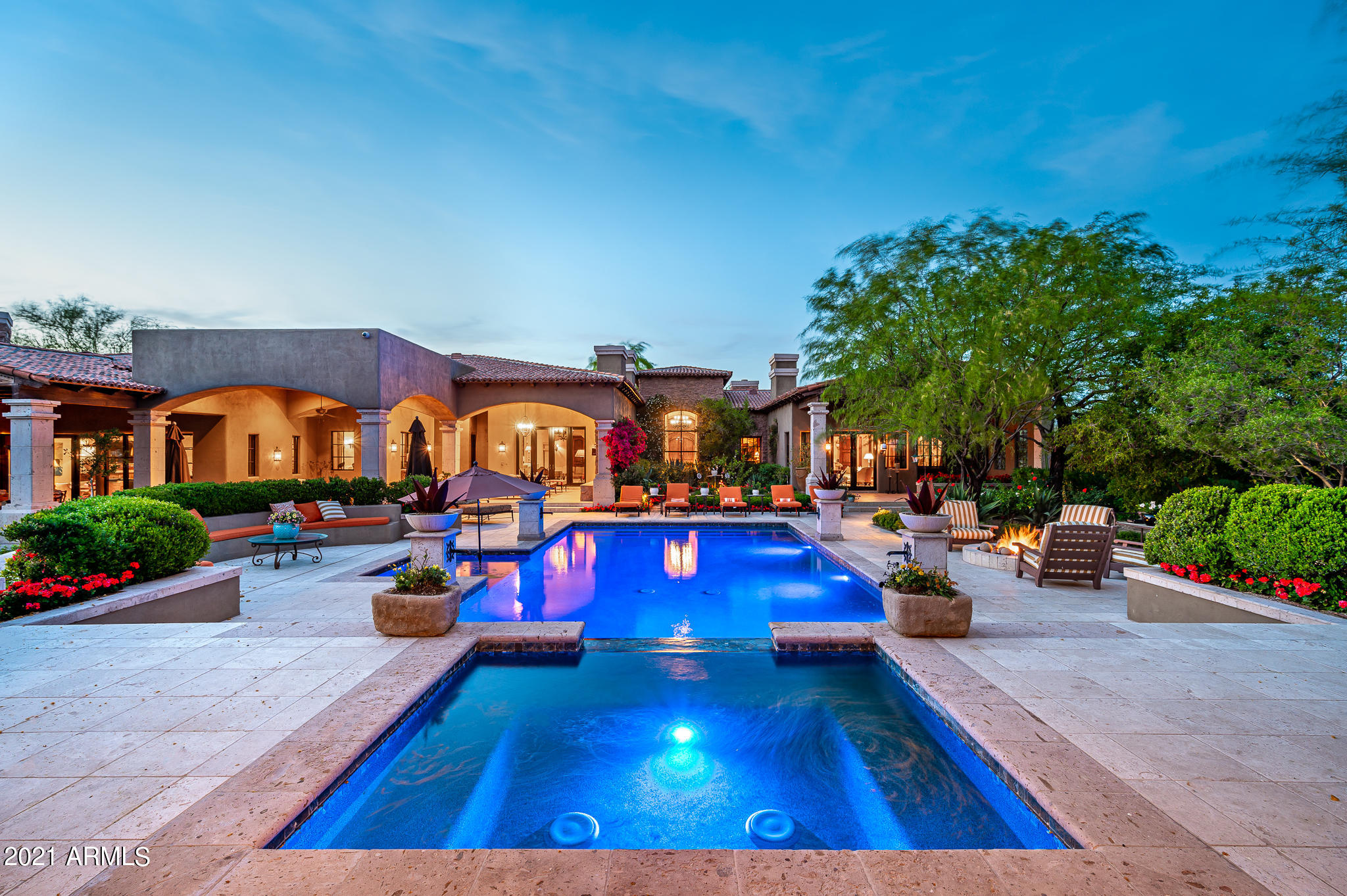 WHISPER ROCK - Residential