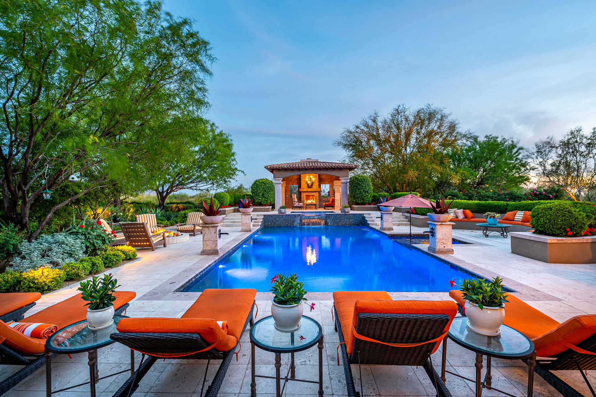 WHISPER ROCK - Residential