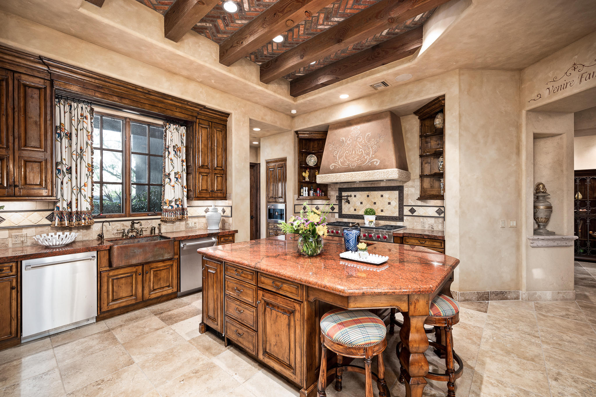 WHISPER ROCK - Residential