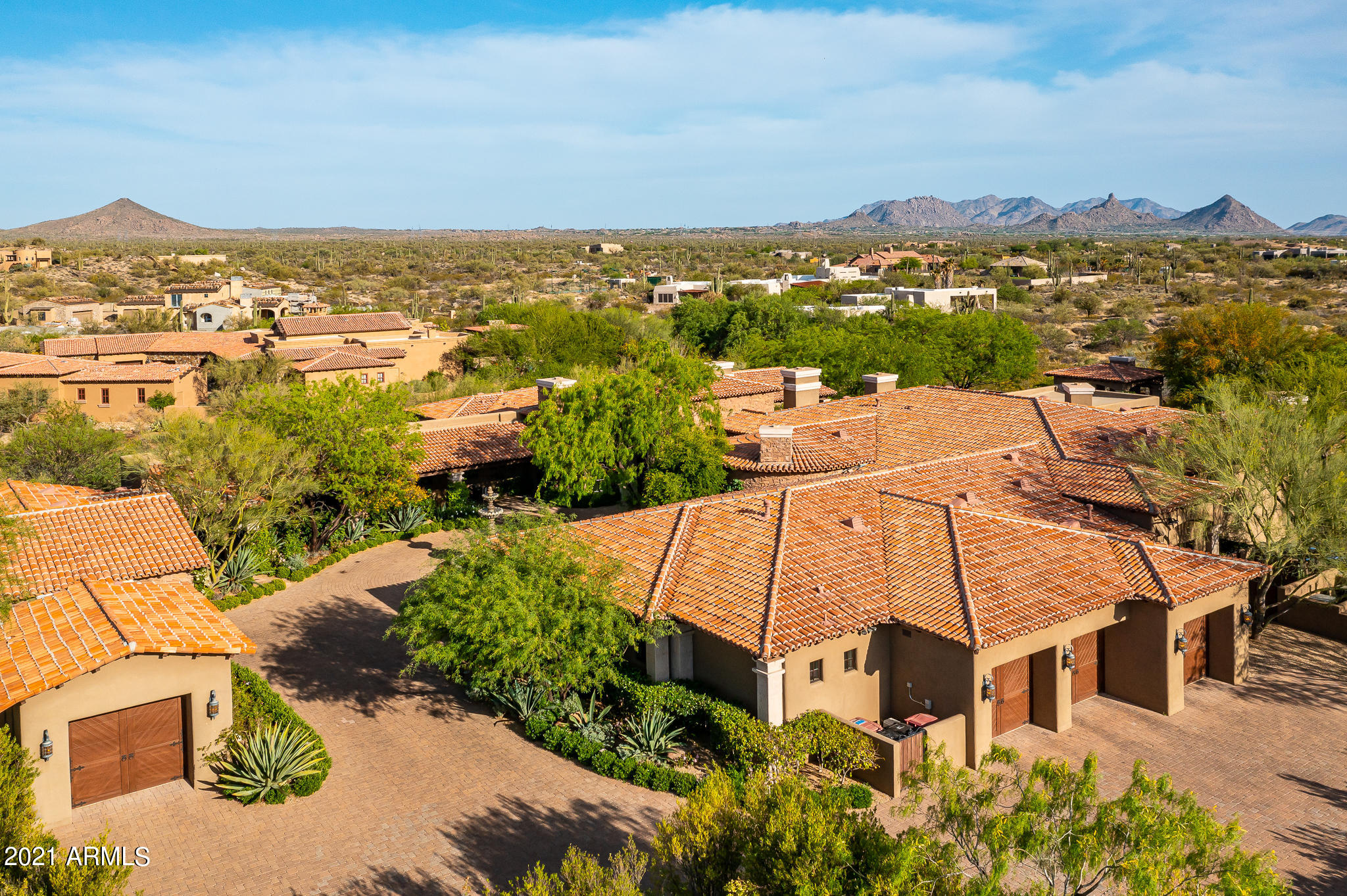 WHISPER ROCK - Residential