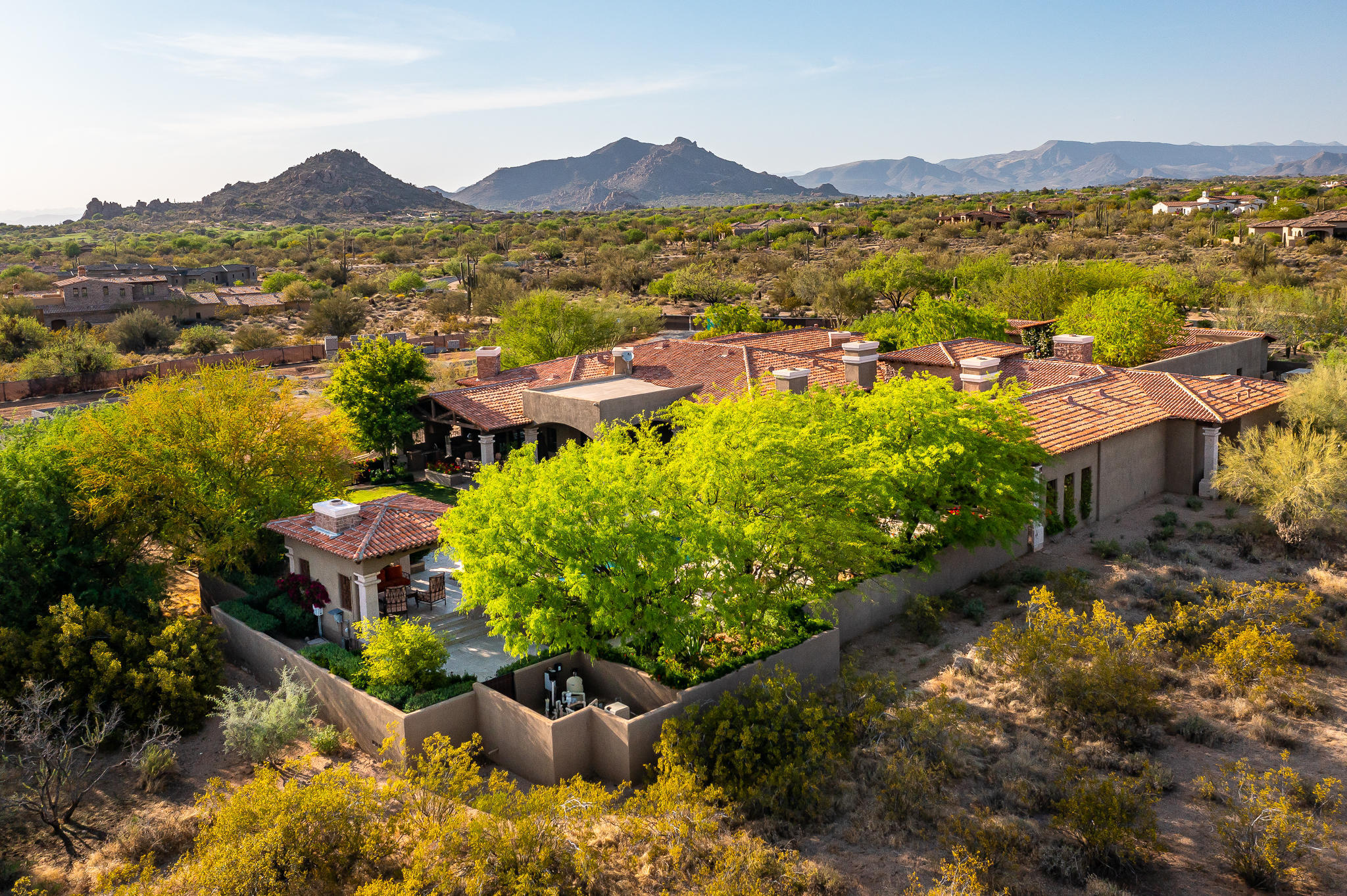 WHISPER ROCK - Residential