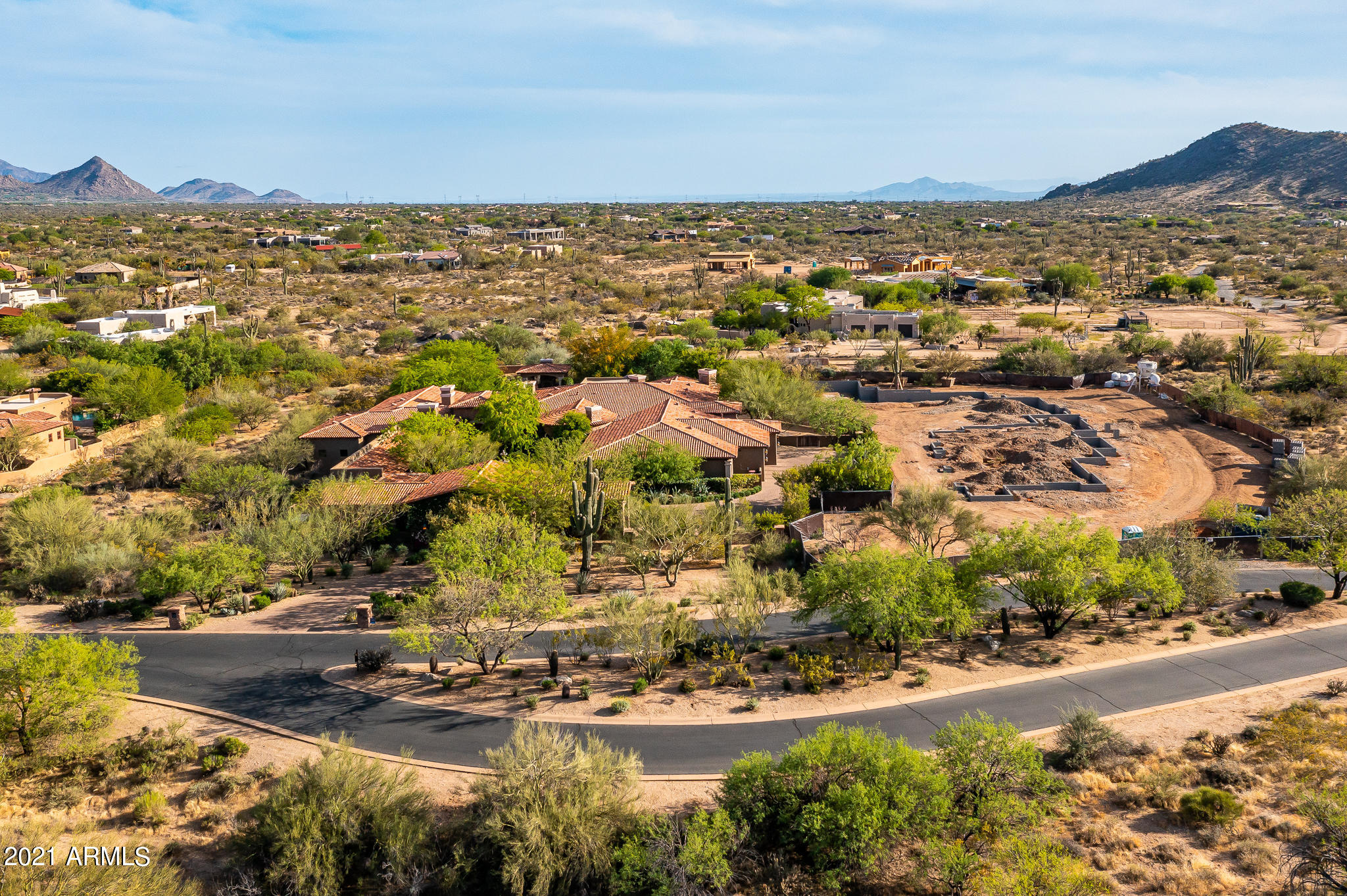 WHISPER ROCK - Residential