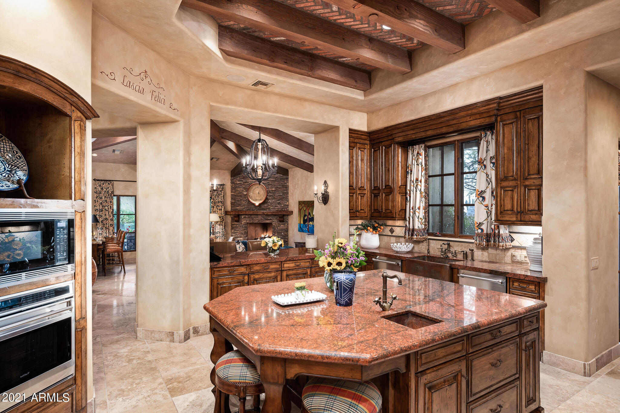 WHISPER ROCK - Residential