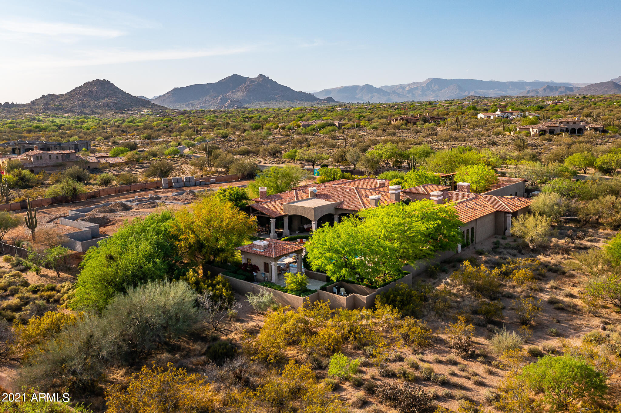 WHISPER ROCK - Residential