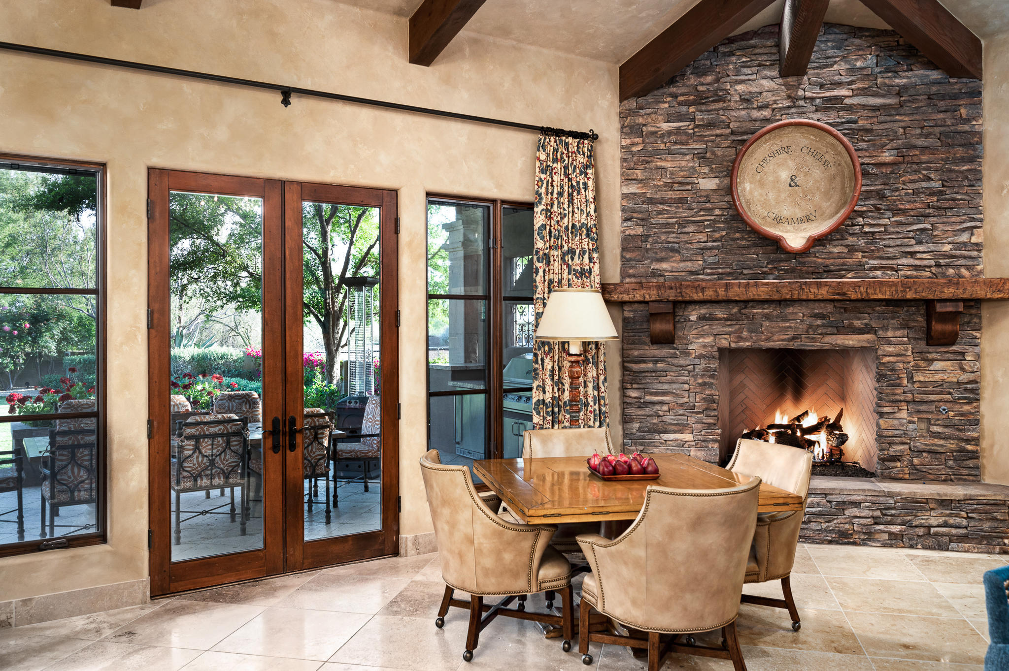WHISPER ROCK - Residential