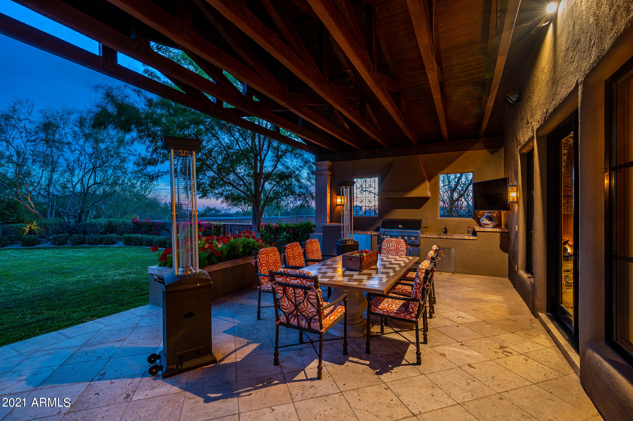 WHISPER ROCK - Residential