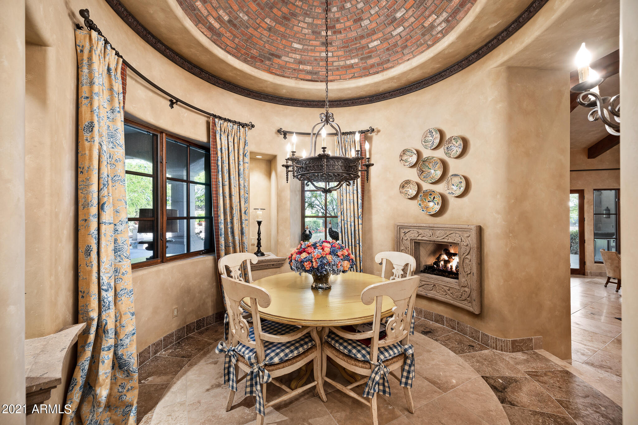 WHISPER ROCK - Residential