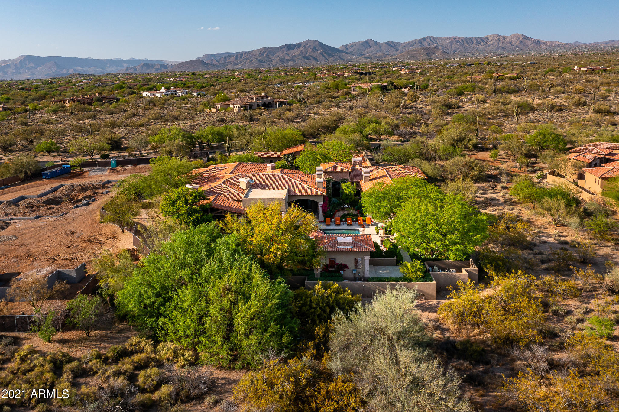 WHISPER ROCK - Residential