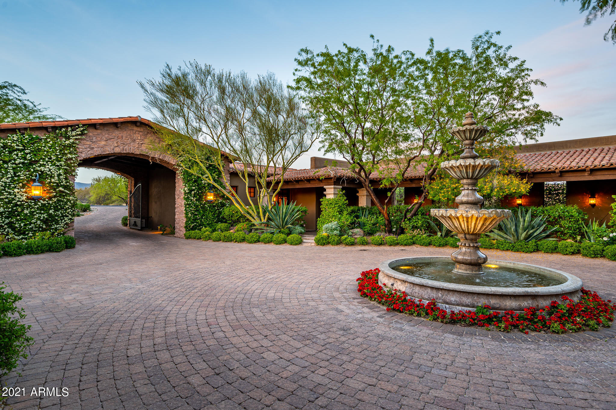 WHISPER ROCK - Residential