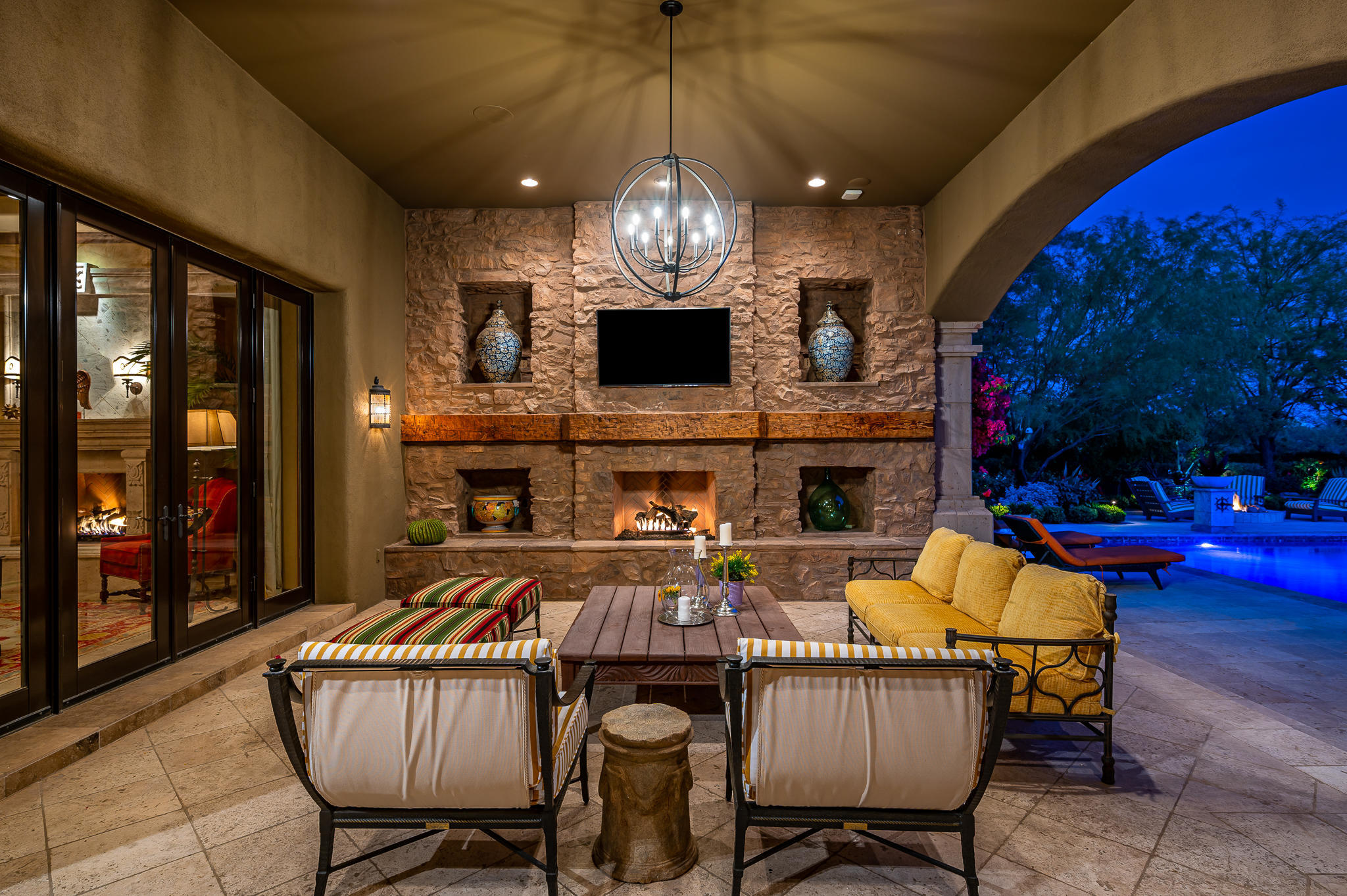 WHISPER ROCK - Residential