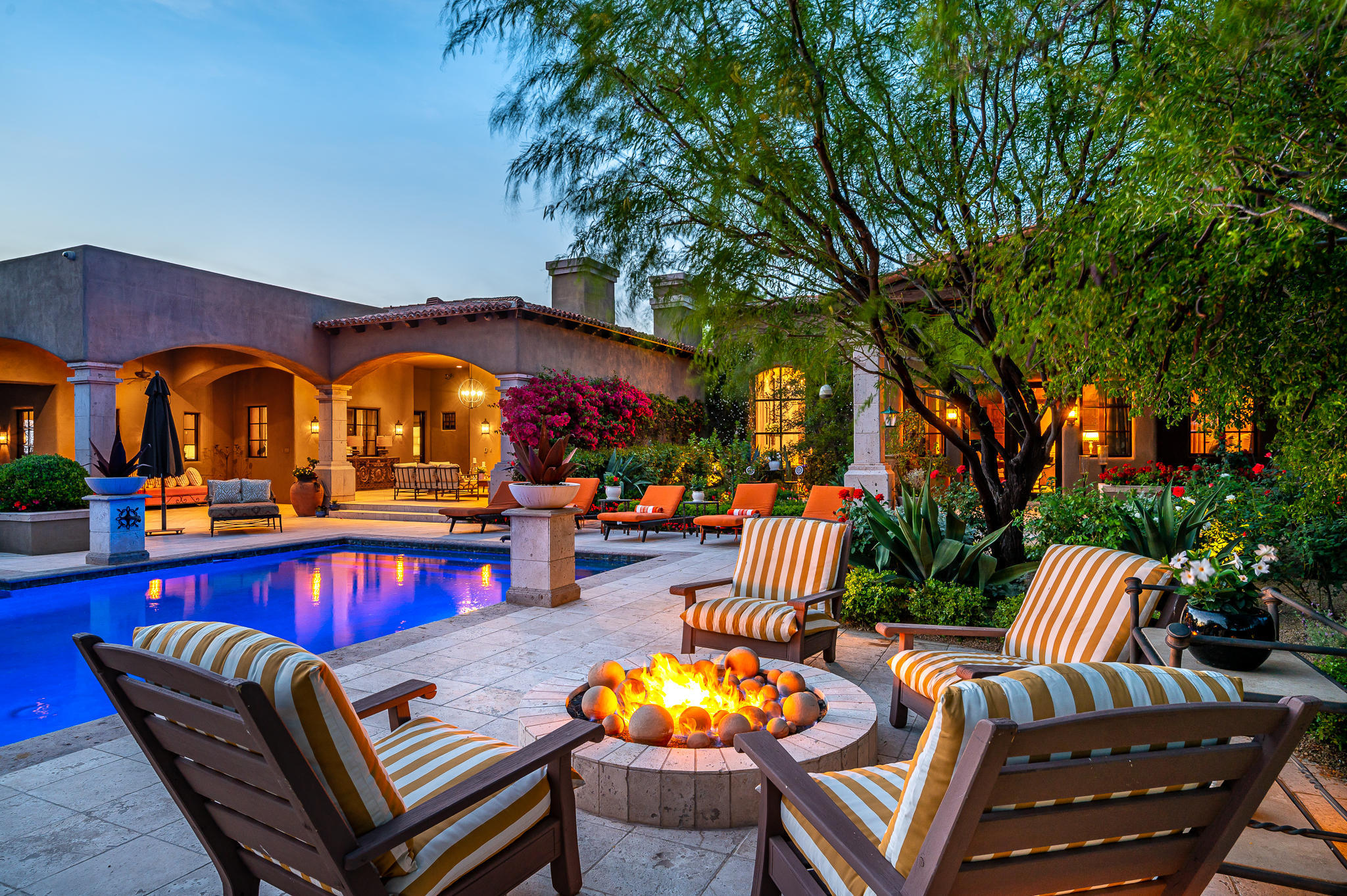 WHISPER ROCK - Residential