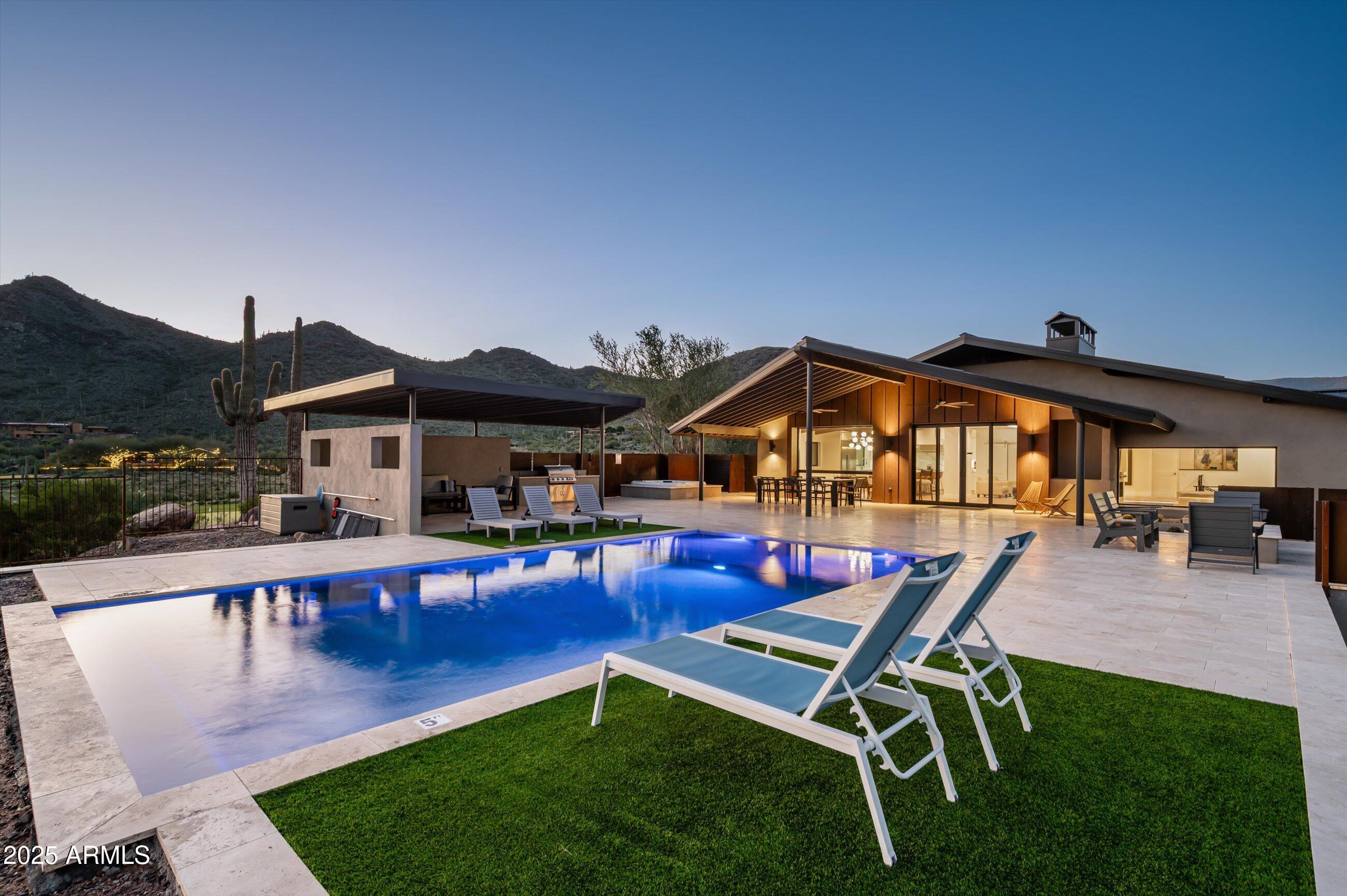 CAHAVA RANCH AREA AT BASE OF SEVEN SISTERS MOUNTAINS - Residential