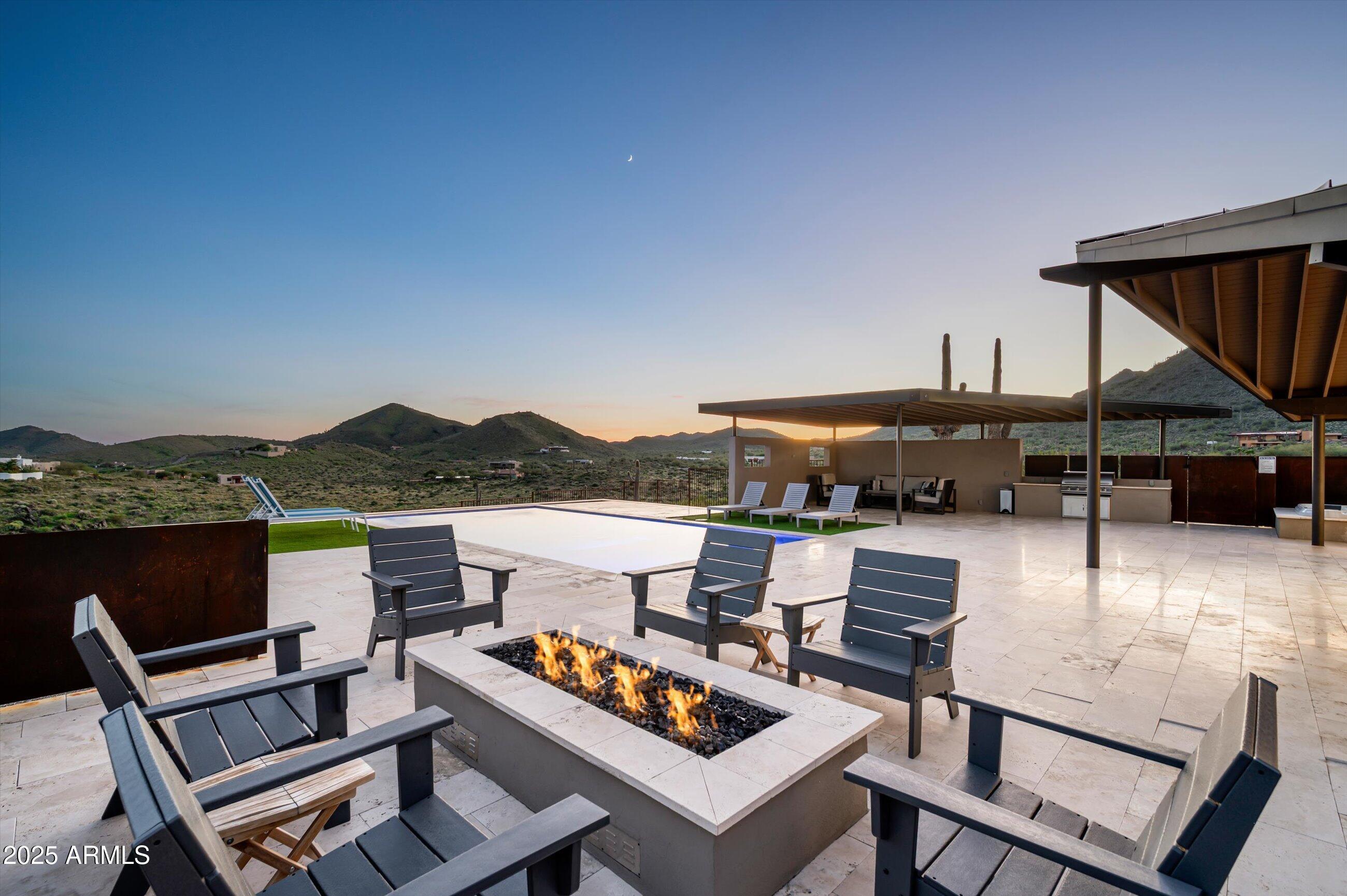 CAHAVA RANCH AREA AT BASE OF SEVEN SISTERS MOUNTAINS - Residential