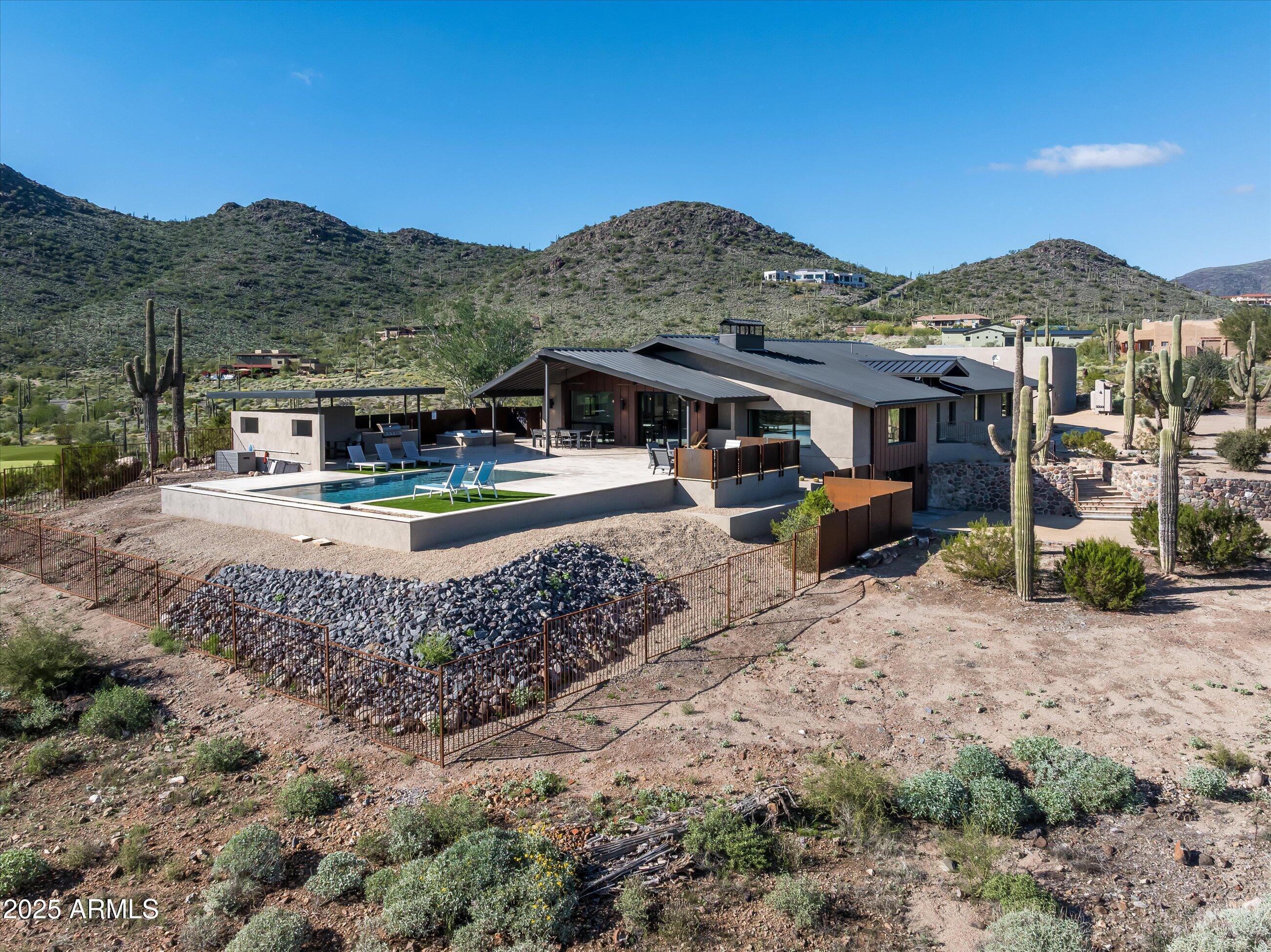 CAHAVA RANCH AREA AT BASE OF SEVEN SISTERS MOUNTAINS - Residential