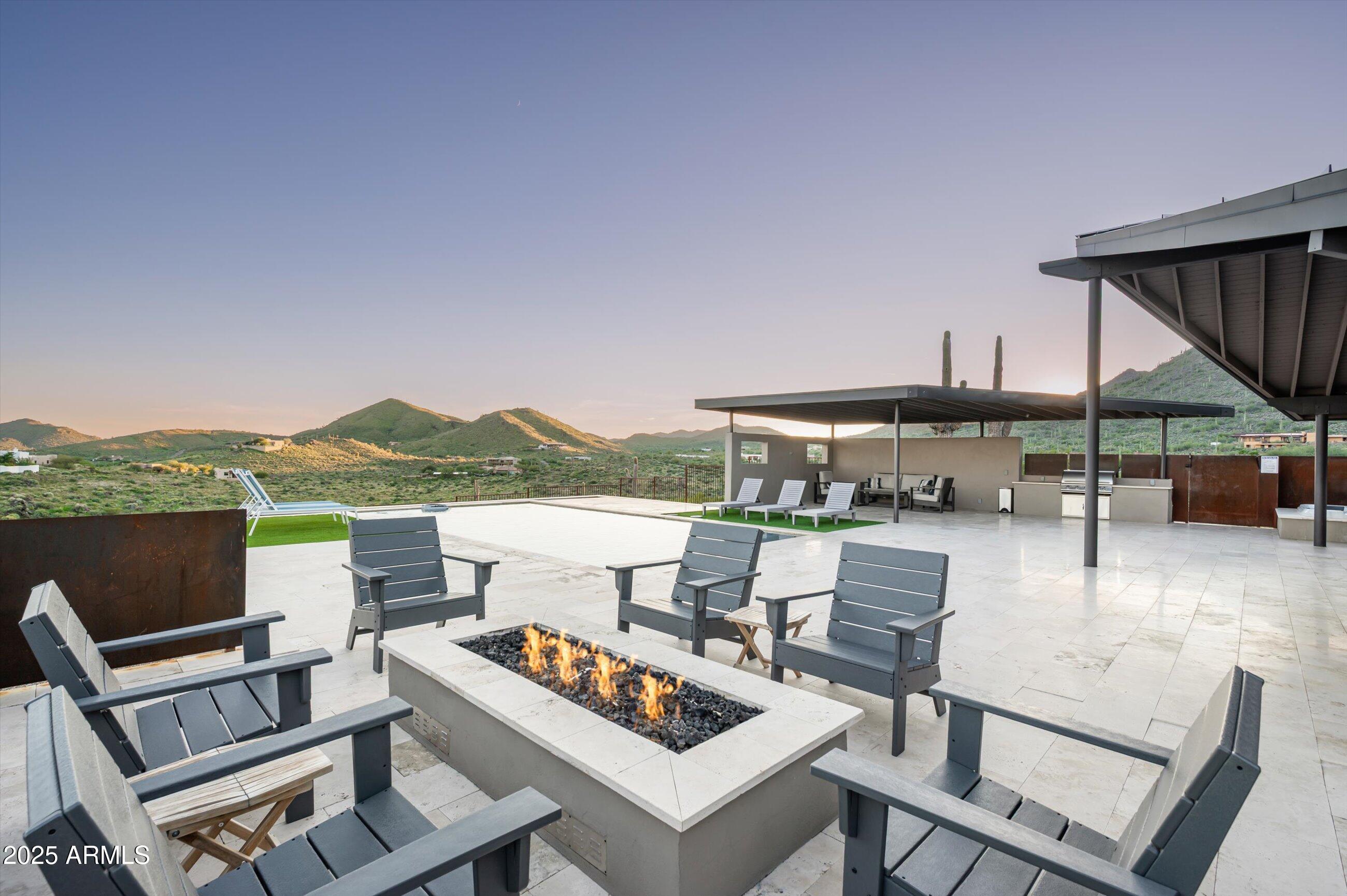 CAHAVA RANCH AREA AT BASE OF SEVEN SISTERS MOUNTAINS - Residential