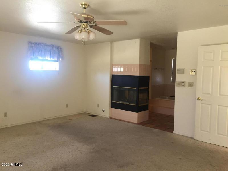 EXECUTIVE ACRES - Residential