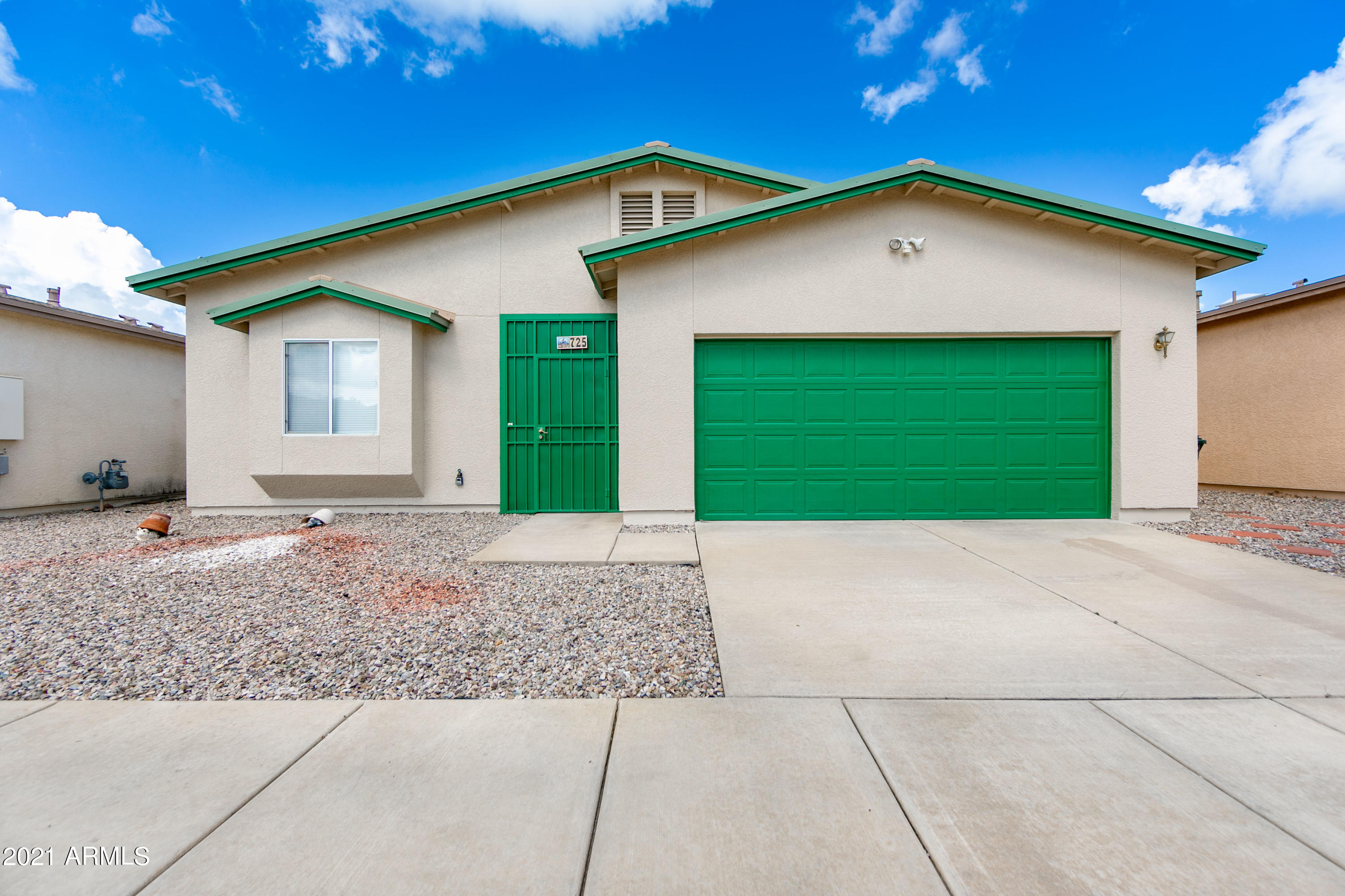 Cute 3 bed 2 bath singe family home centrally located in town. New flooring and fixtures throughout and interior and exterior paint has been updated this year. Master bathroom has walk in tub perfect for relaxing. Low maintenance metal roof.
Call today for your private showing.