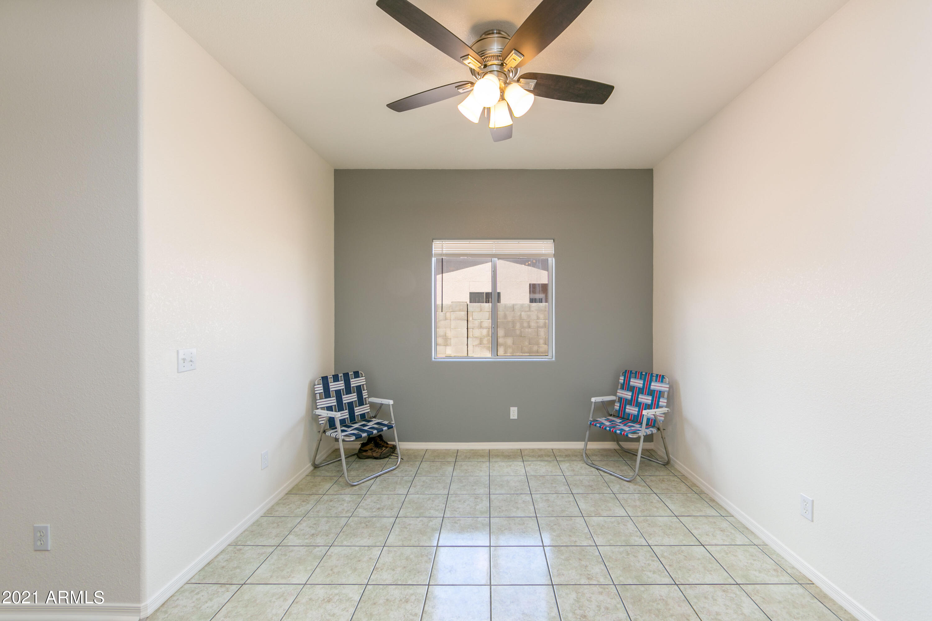 LONDON SQUARE UNIT 2 - Residential
