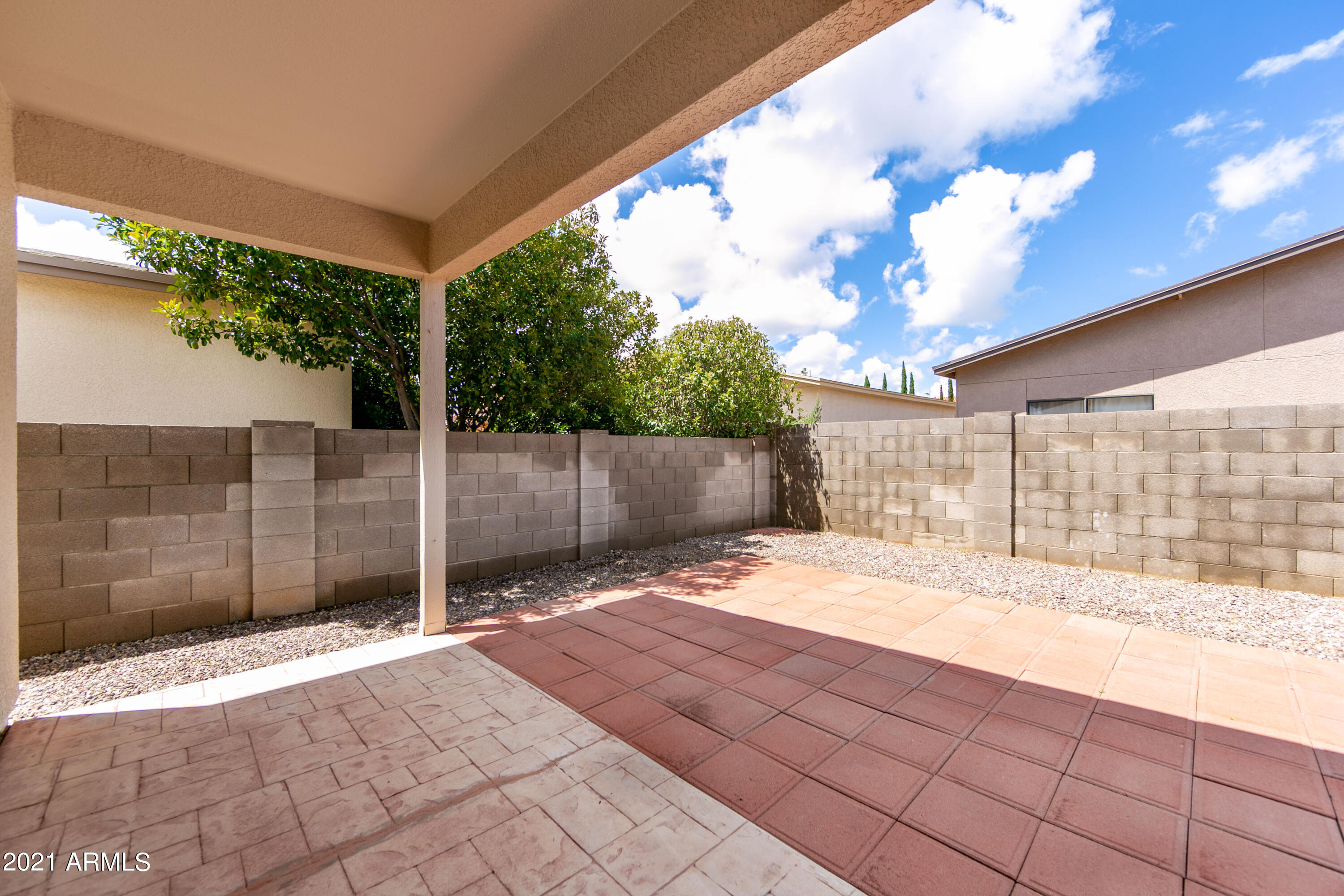 LONDON SQUARE UNIT 2 - Residential