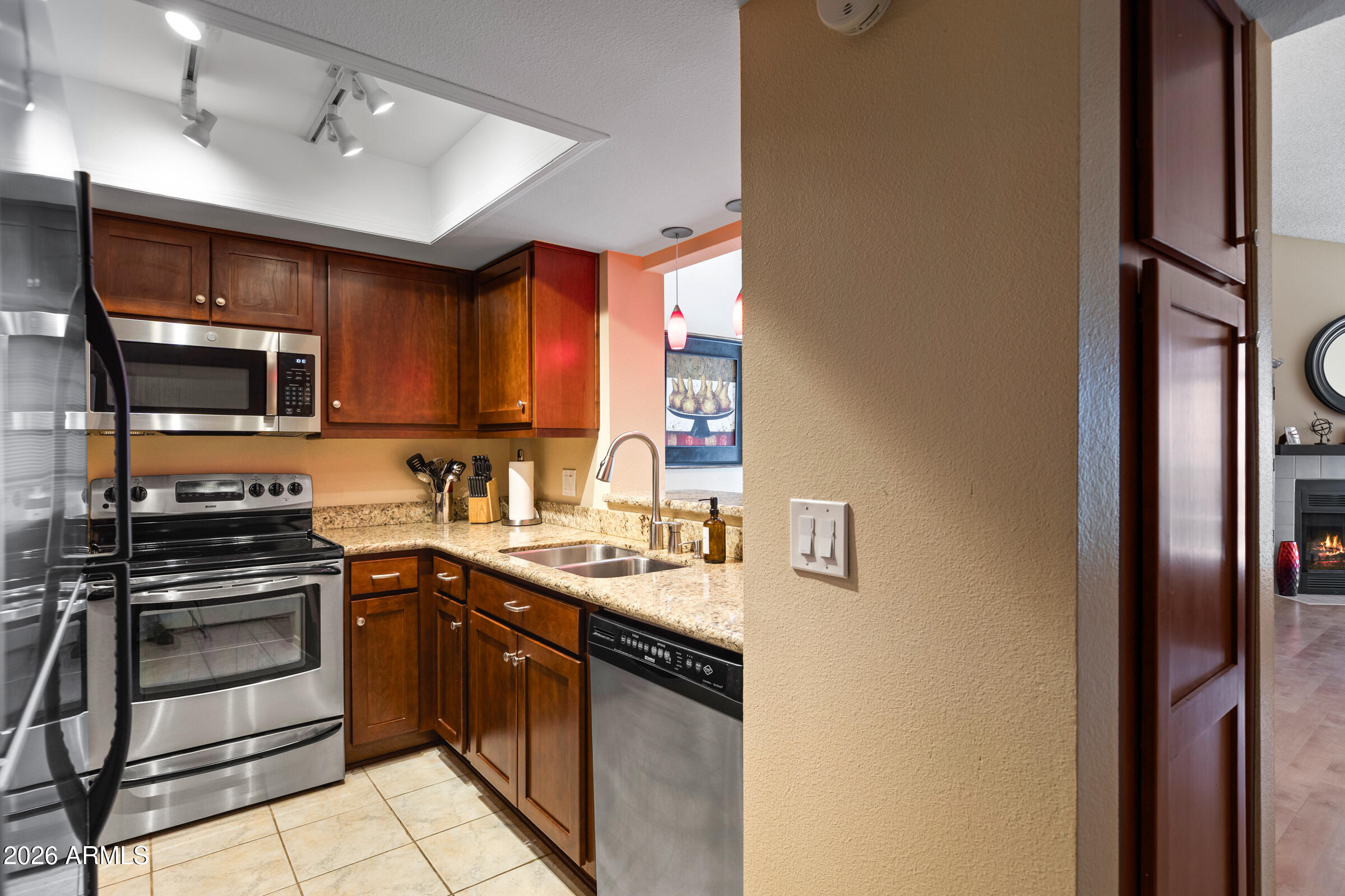 La Contessa - Residential Lease
