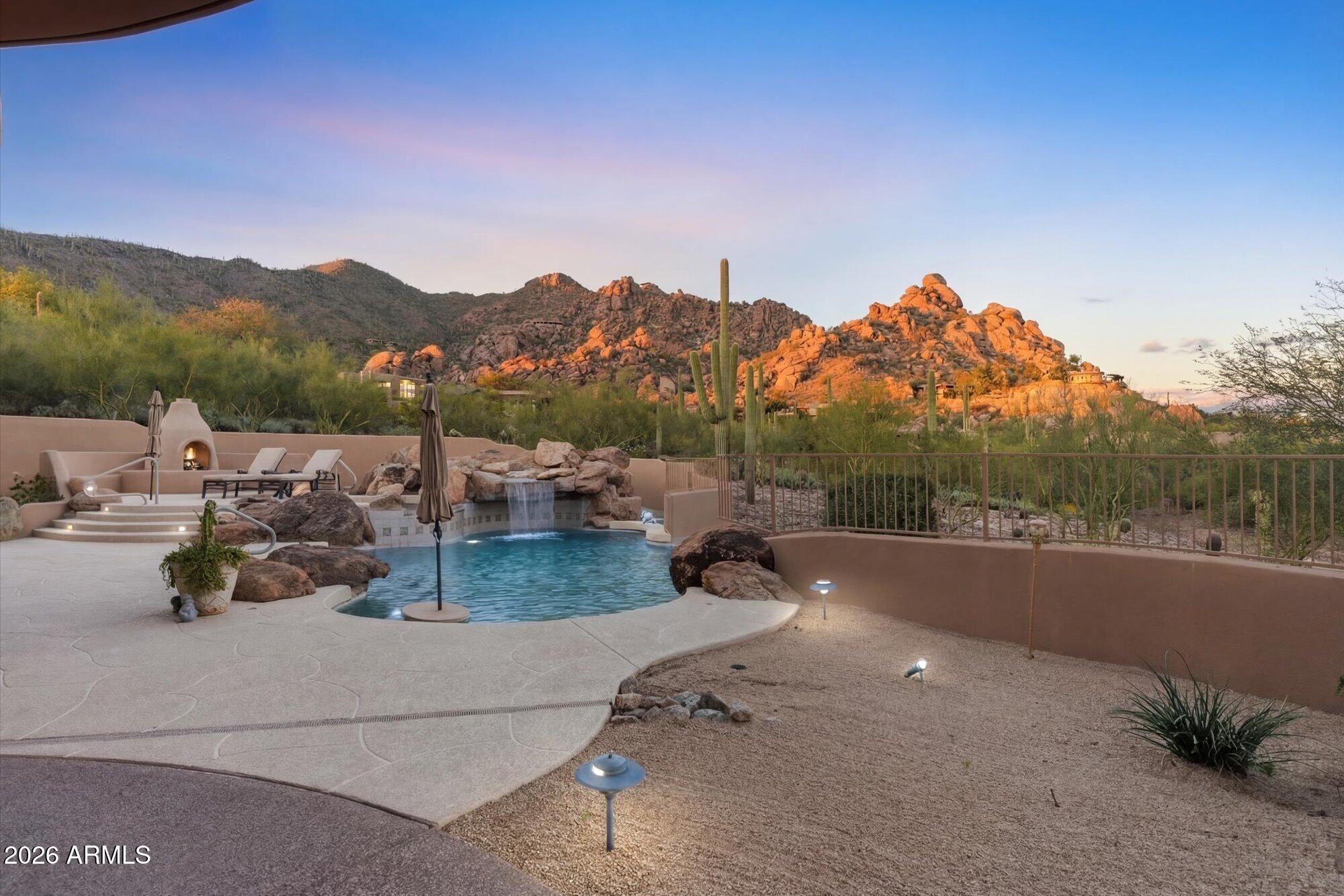 BLACK MOUNTAIN FOOTHILLS - Residential