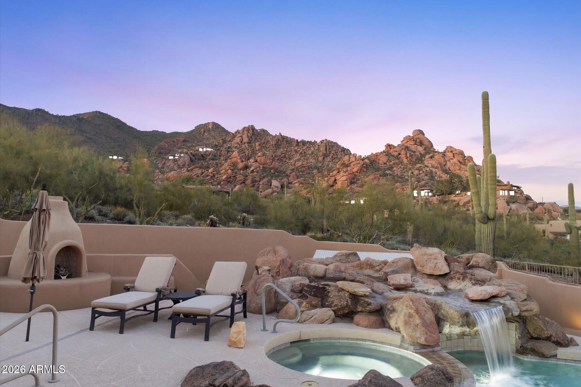 BLACK MOUNTAIN FOOTHILLS - Residential