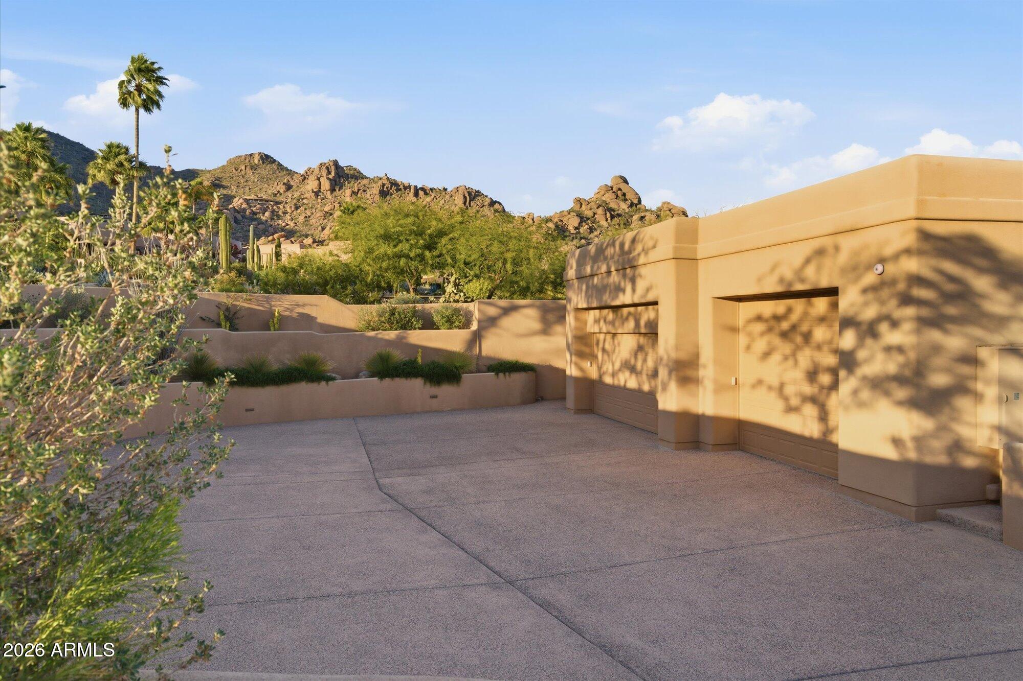 BLACK MOUNTAIN FOOTHILLS - Residential