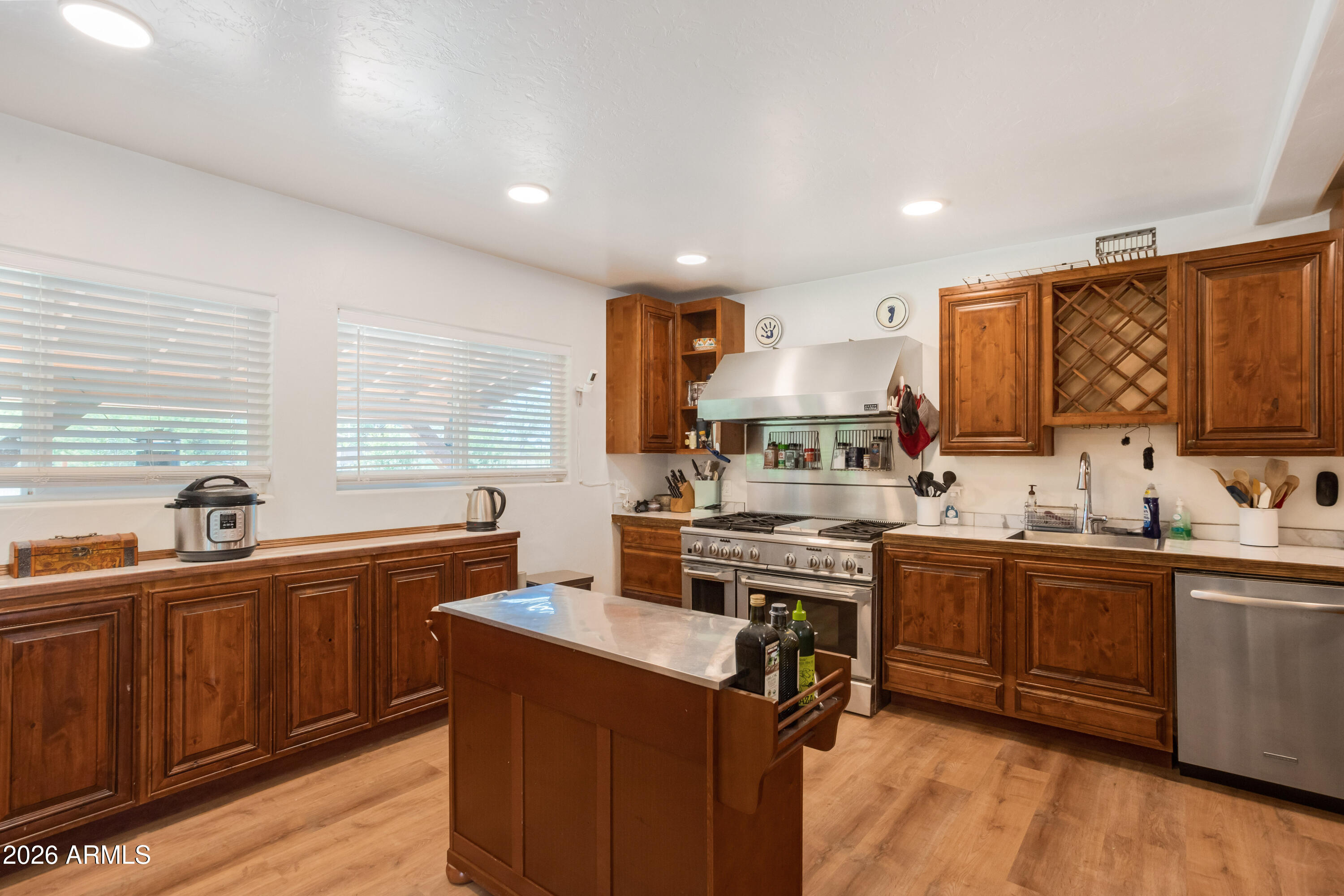 N2SENENE EXC THEW W16.5' THEREOF SEC28-23-22 4.875AC - Residential
