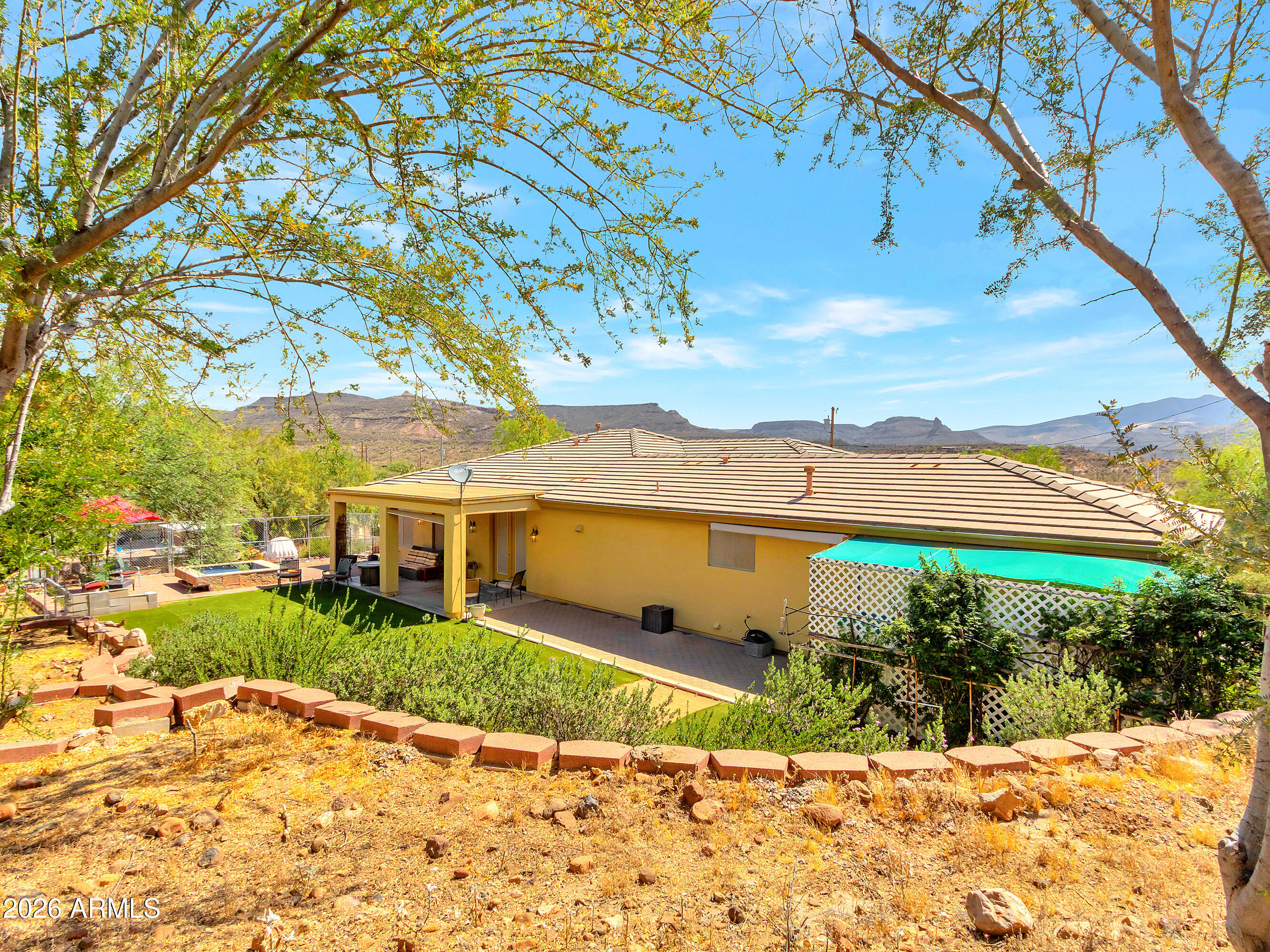 COLDWATER CANYON - Residential
