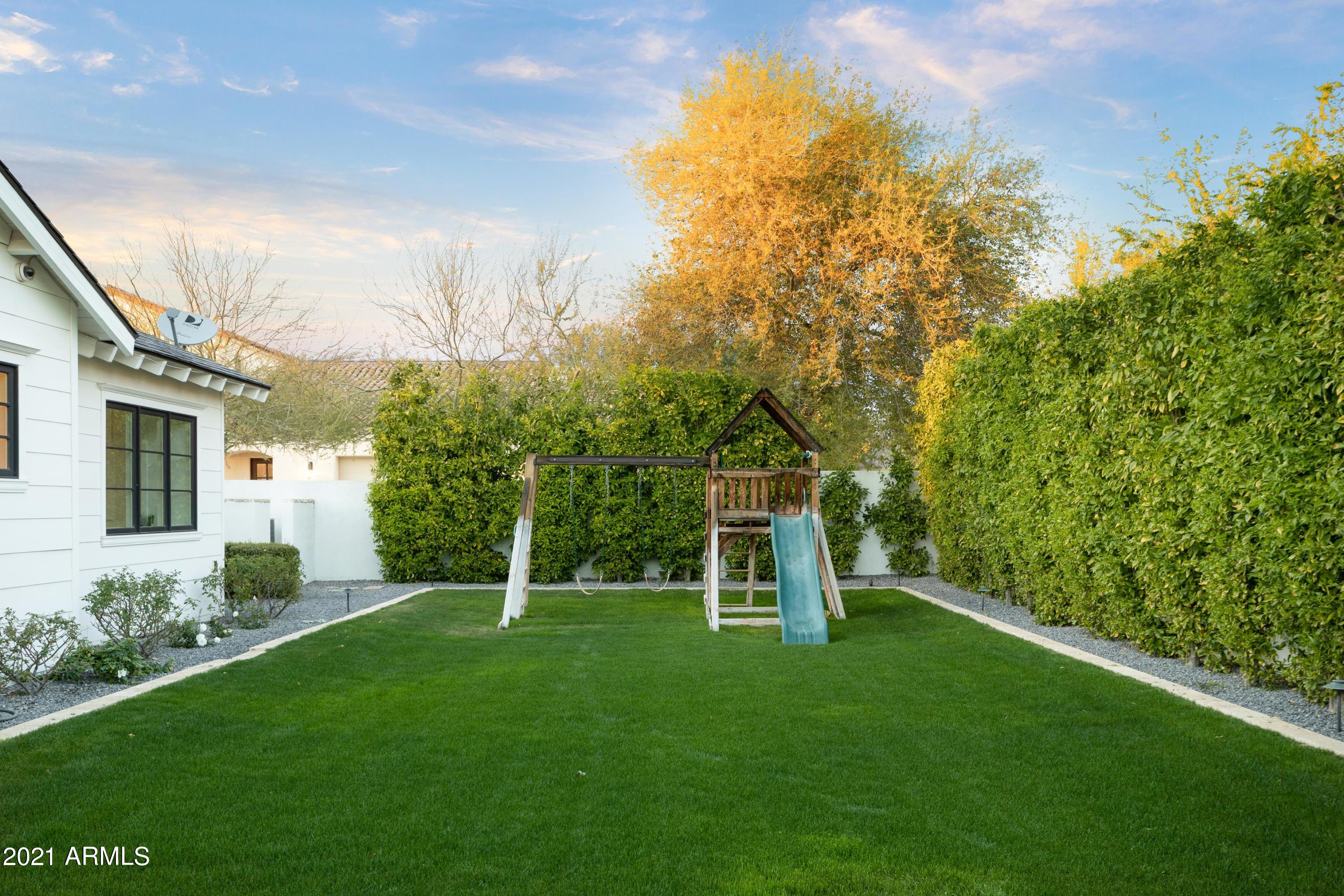MOUNTAIN VIEW - Residential
