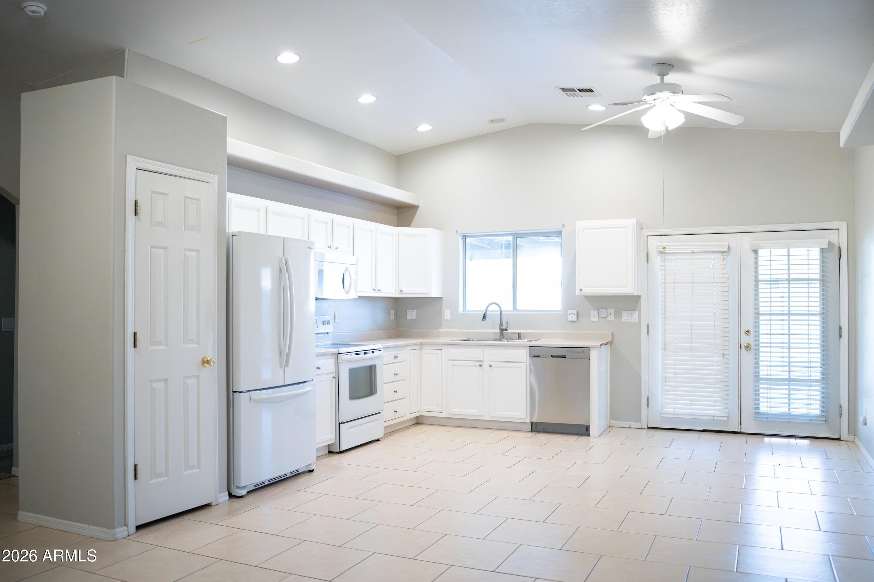 ARIZONA CITY UNIT SIX - Residential