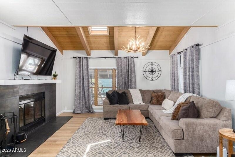PINEWOOD 14 - Residential