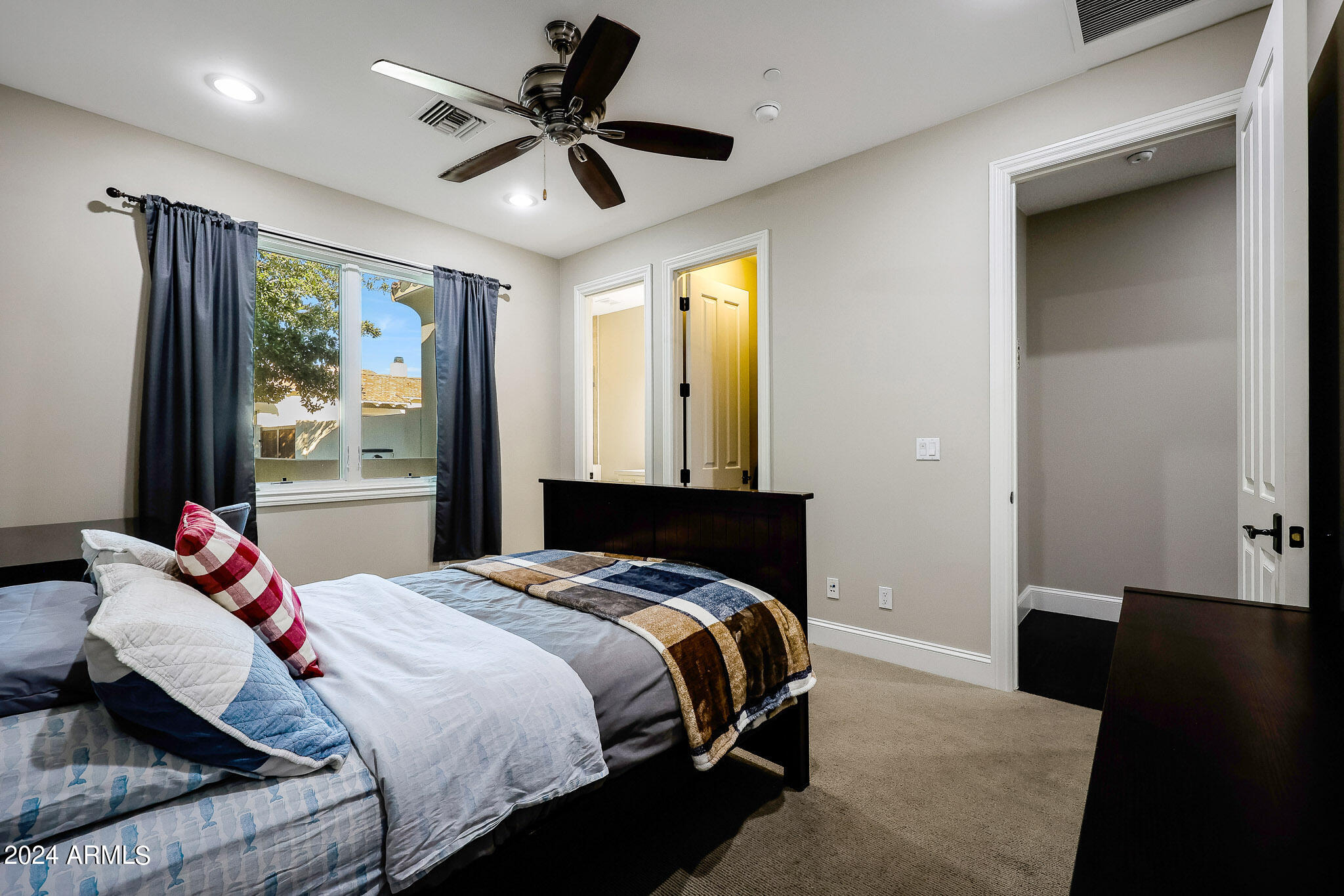 SUNBURST FARMS EAST 5 - Residential