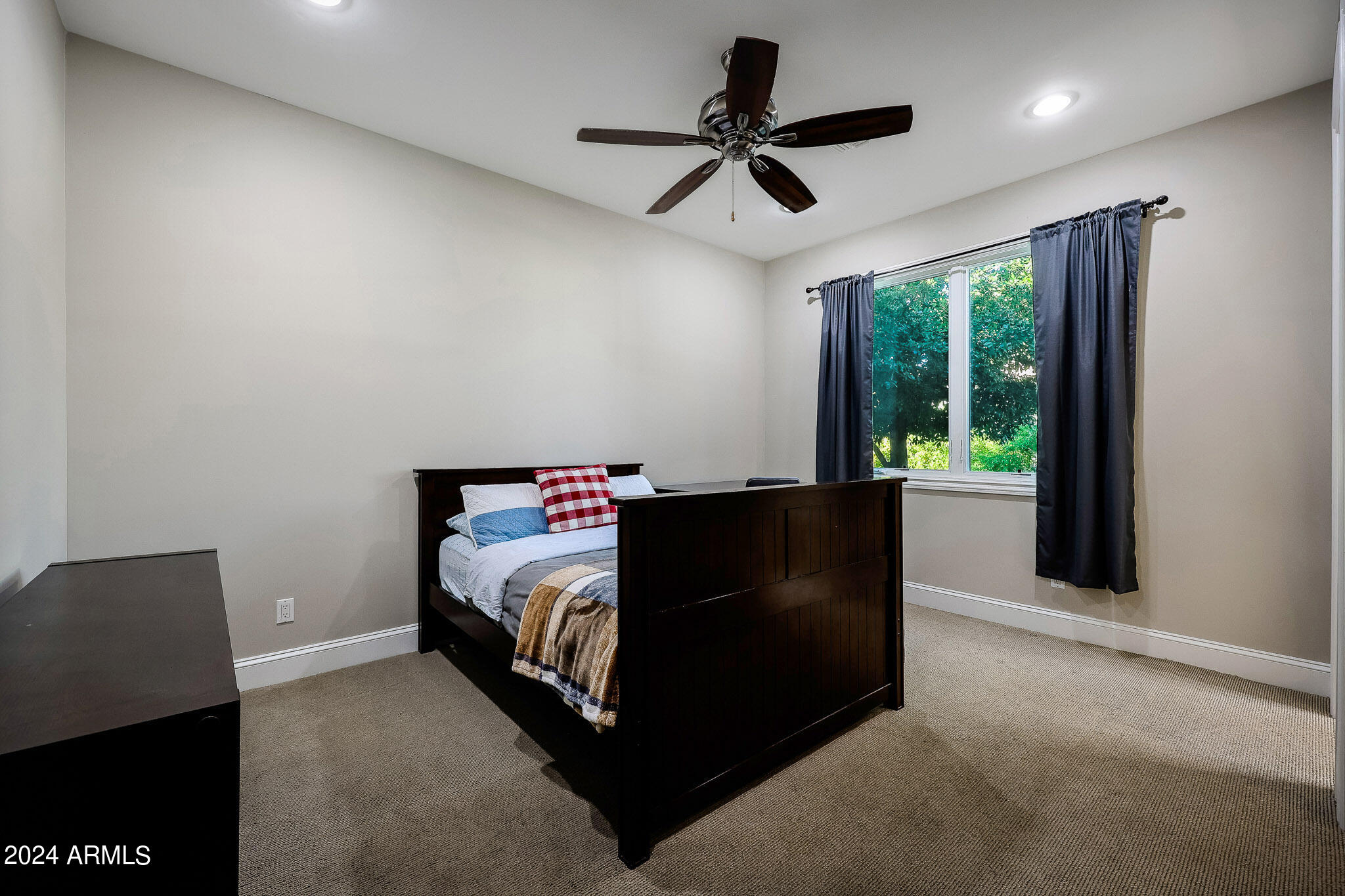 SUNBURST FARMS EAST 5 - Residential