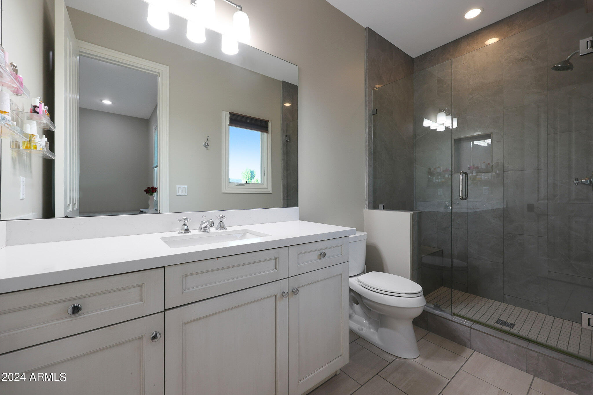 SUNBURST FARMS EAST 5 - Residential