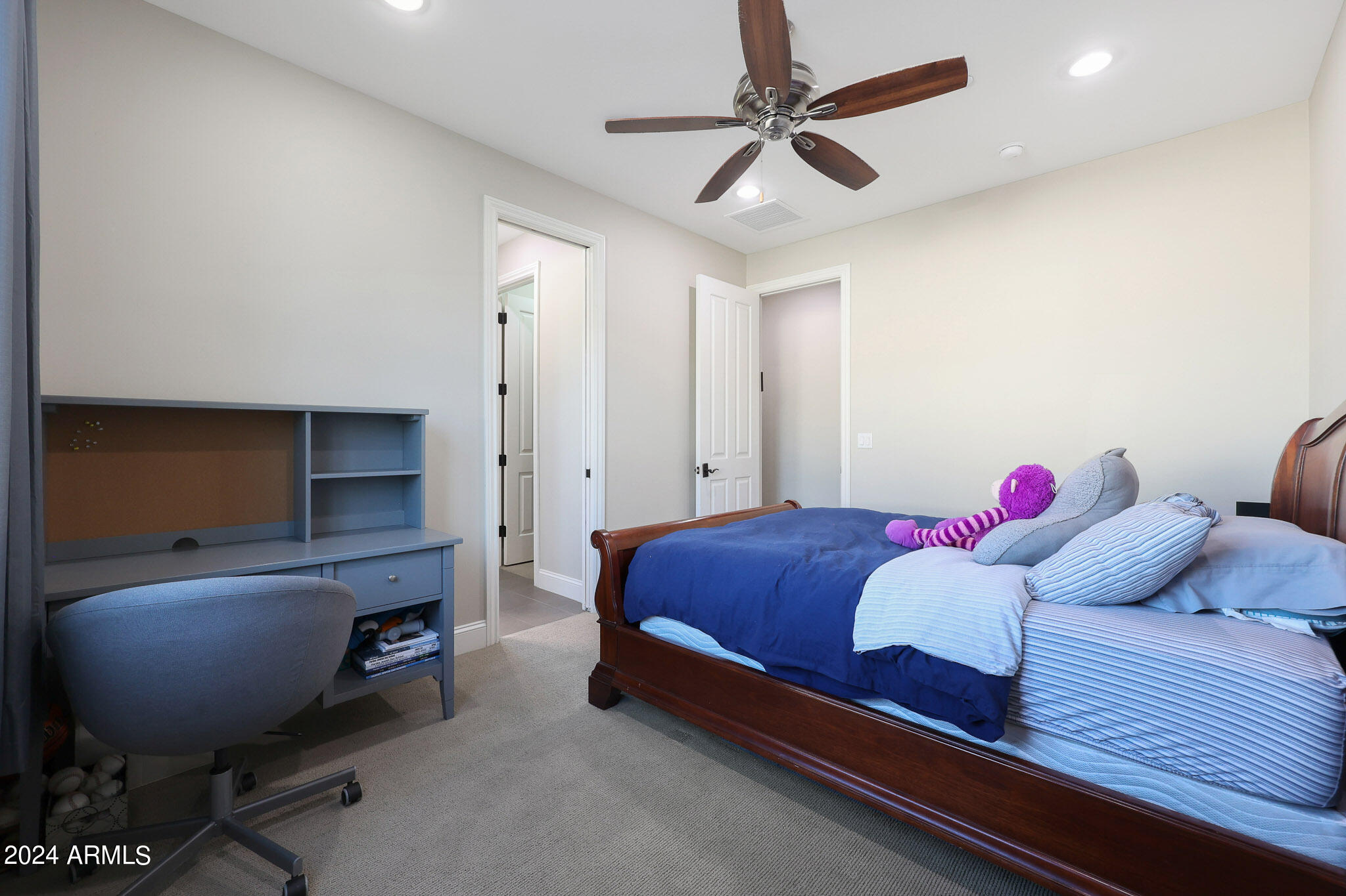 SUNBURST FARMS EAST 5 - Residential