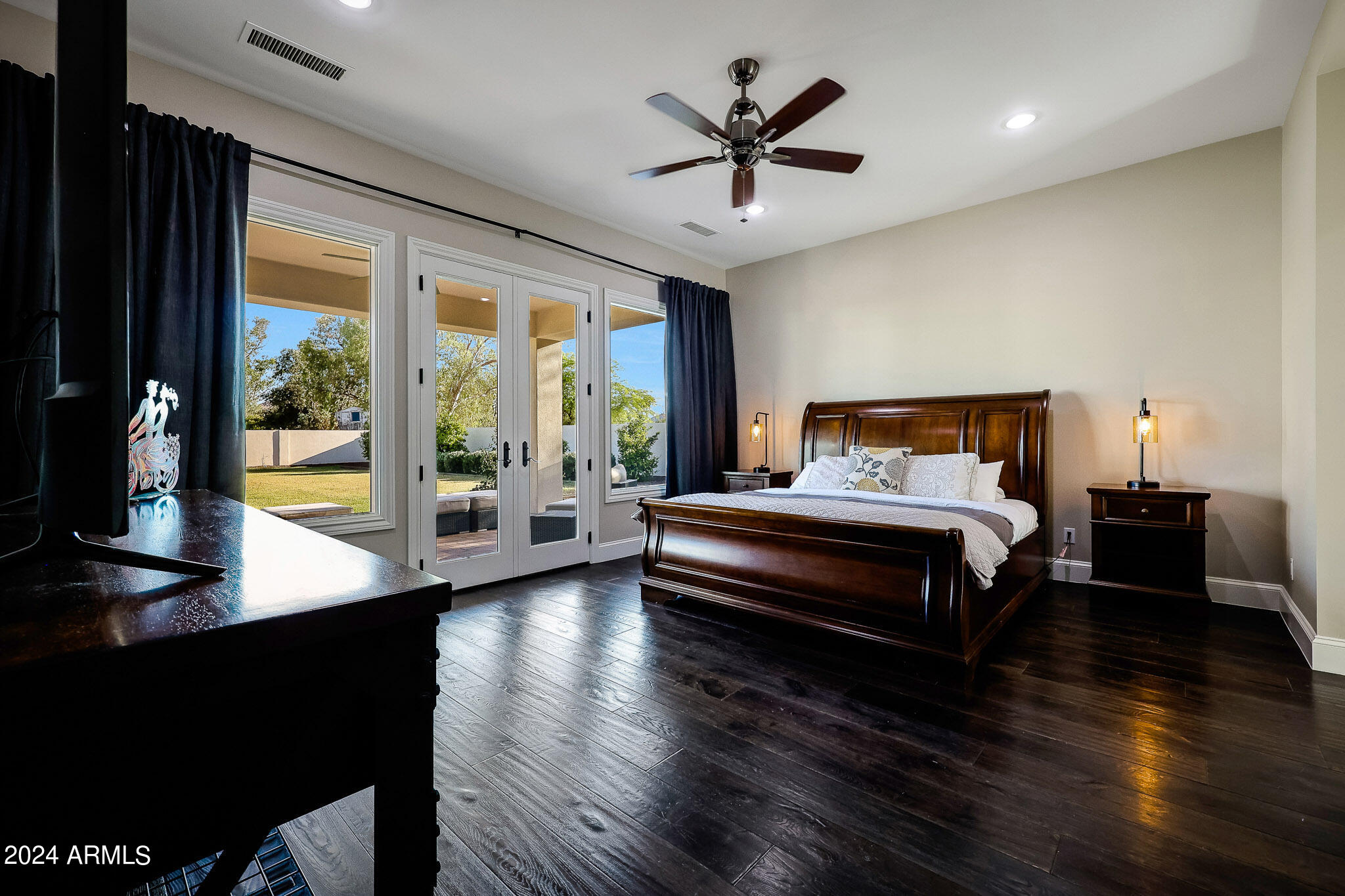 SUNBURST FARMS EAST 5 - Residential