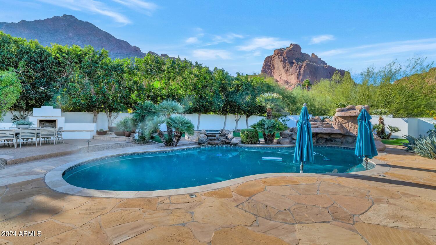 STONE CANYON EAST - Residential
