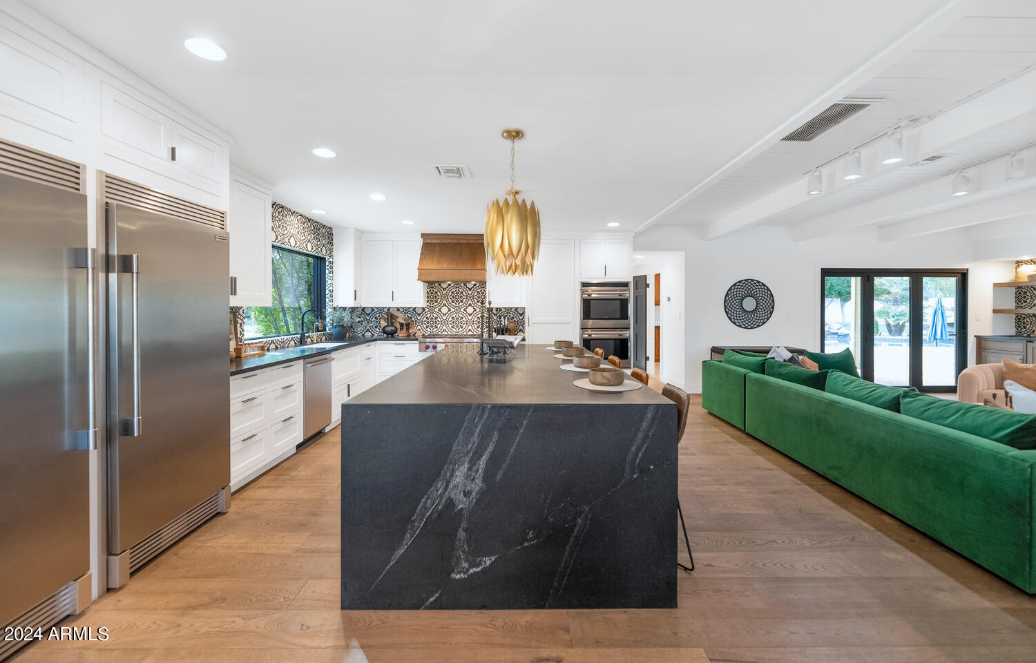 STONE CANYON EAST - Residential