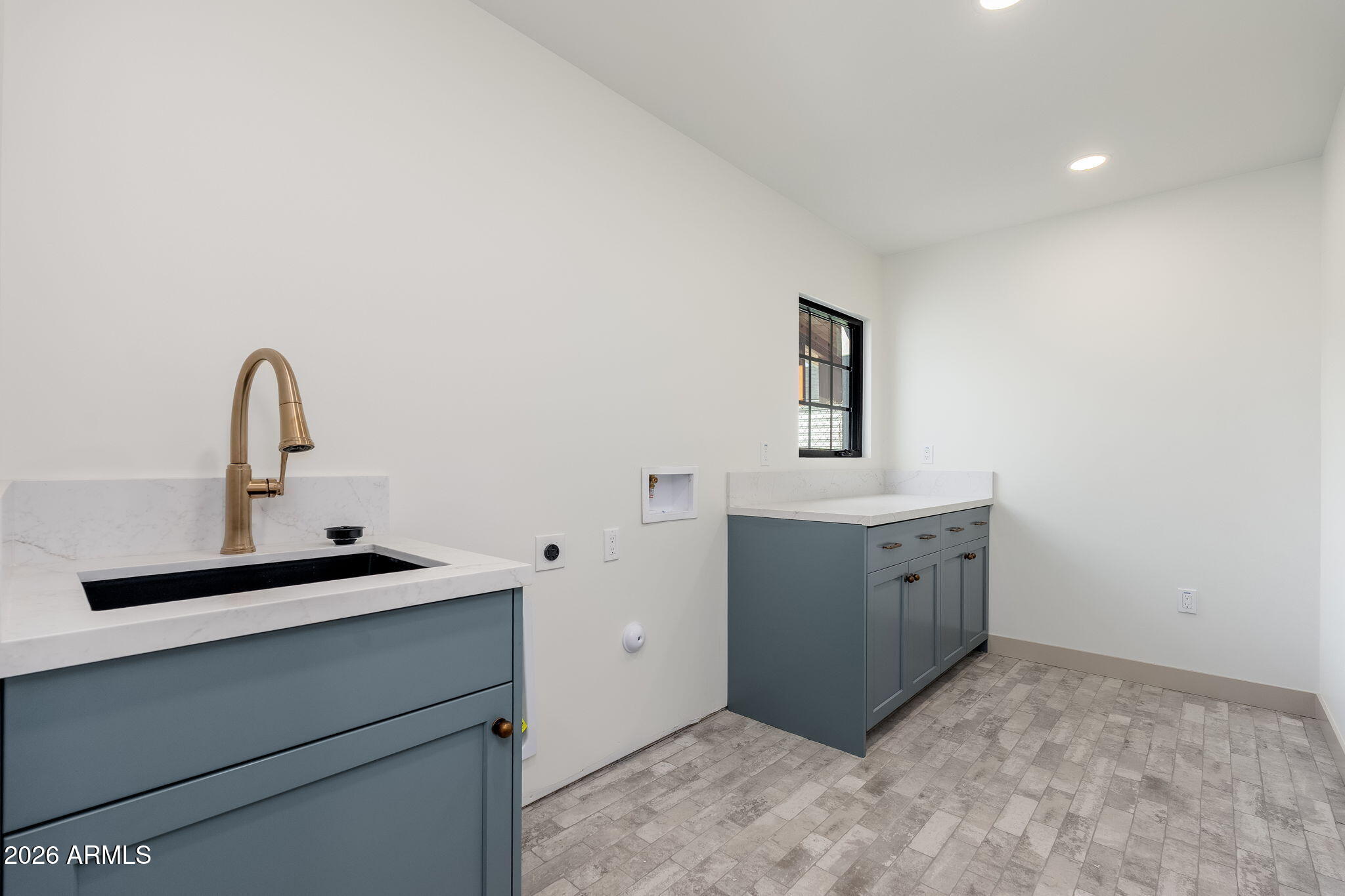 WINDSOR SQUARE BLOCK 2 LOTS 1 THRU 31 - Residential