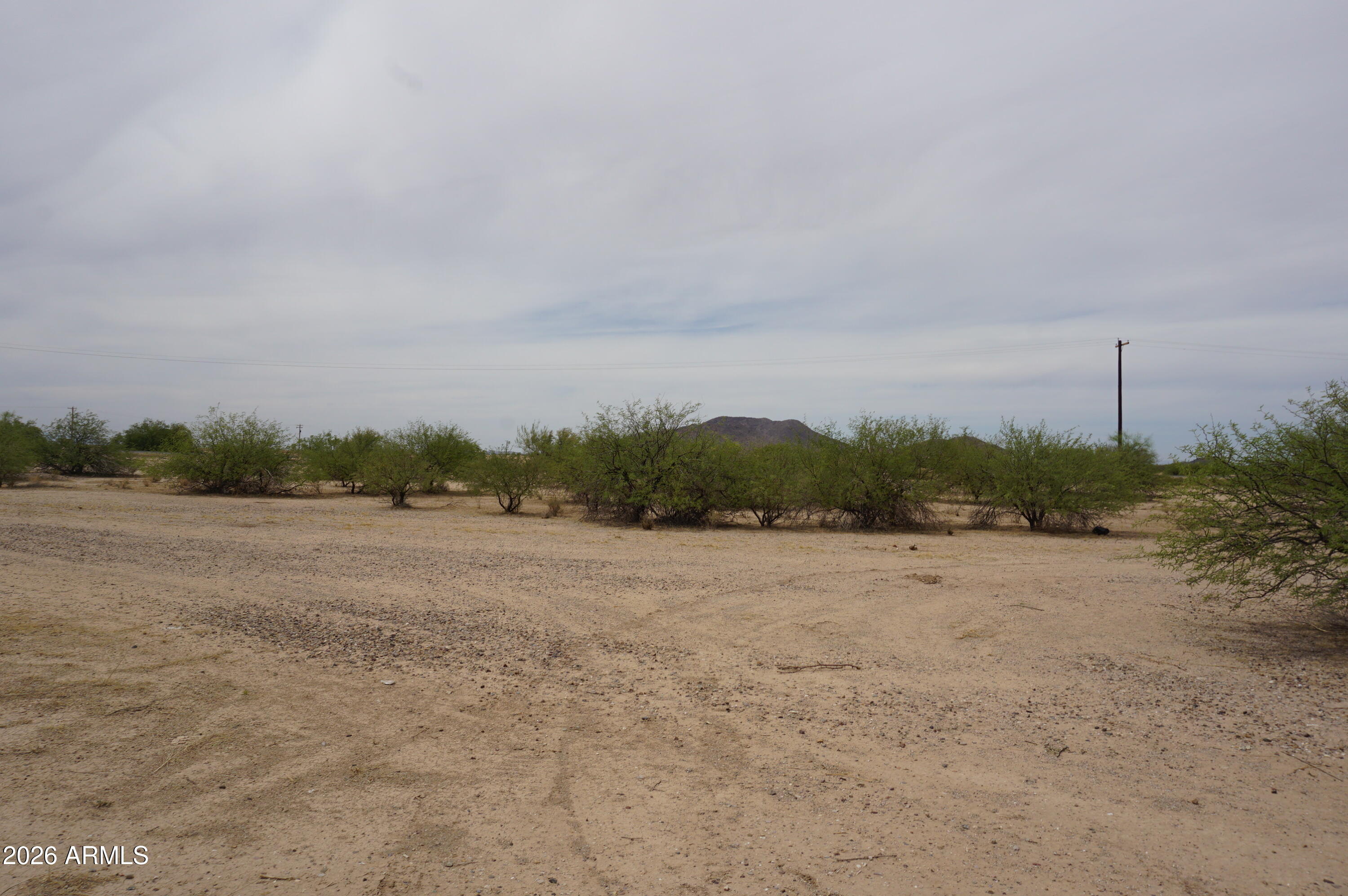 Looking to build your new home on a large parcel in a fast growing area with No HOA or maybe invest in a parcel of land? Large parcel with lots of building going on in the neighborhood.