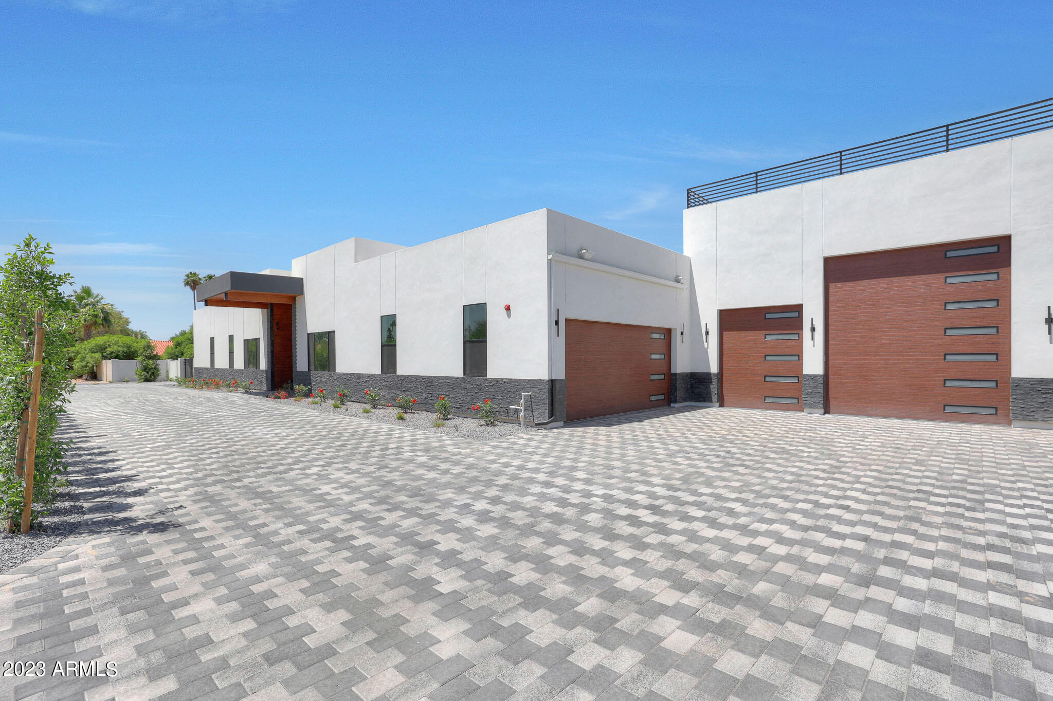 CACTUS VILLAS - Residential
