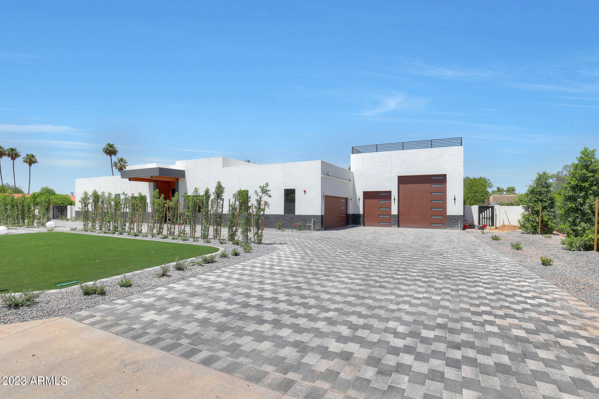 CACTUS VILLAS - Residential