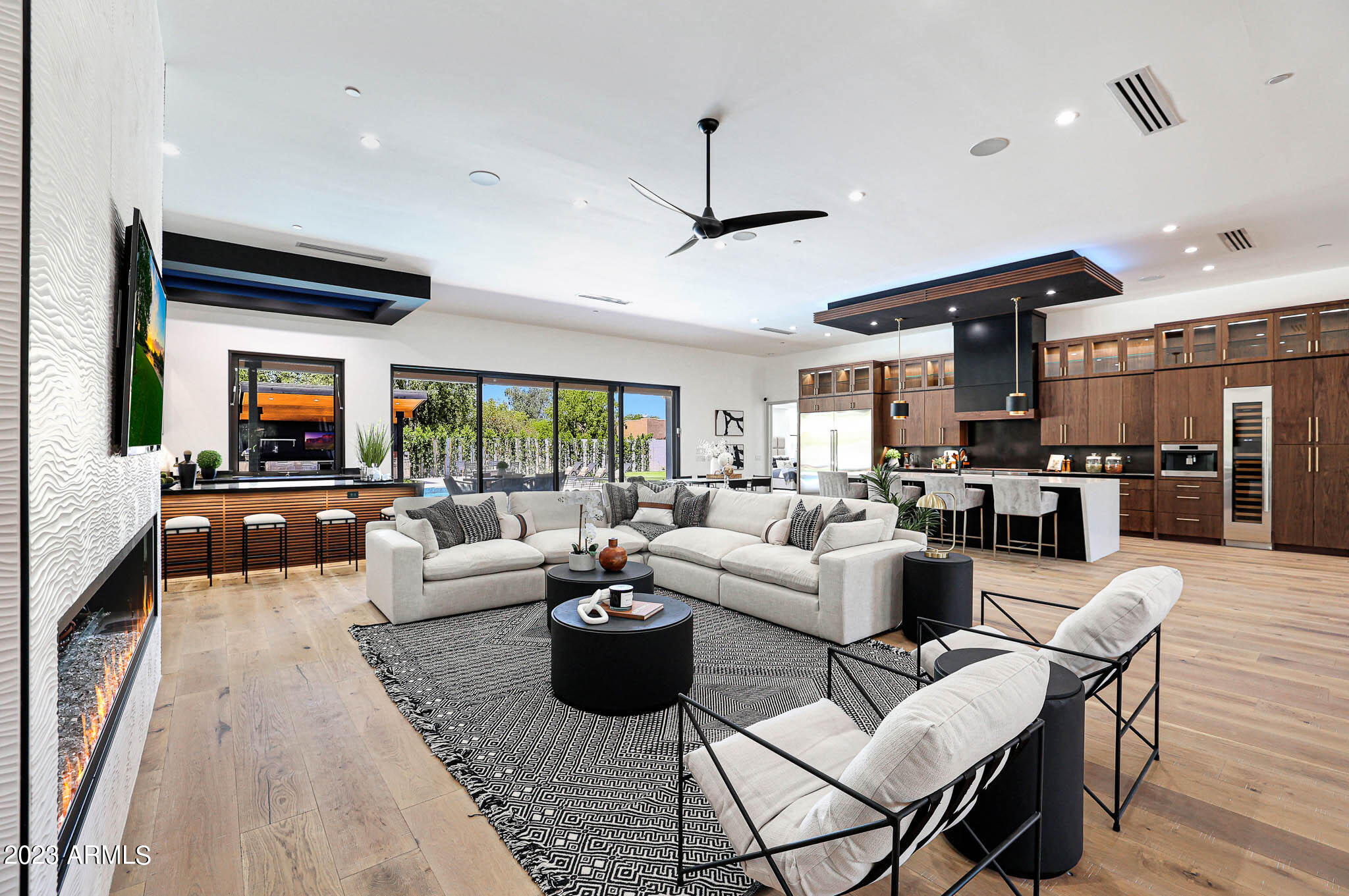 CACTUS VILLAS - Residential