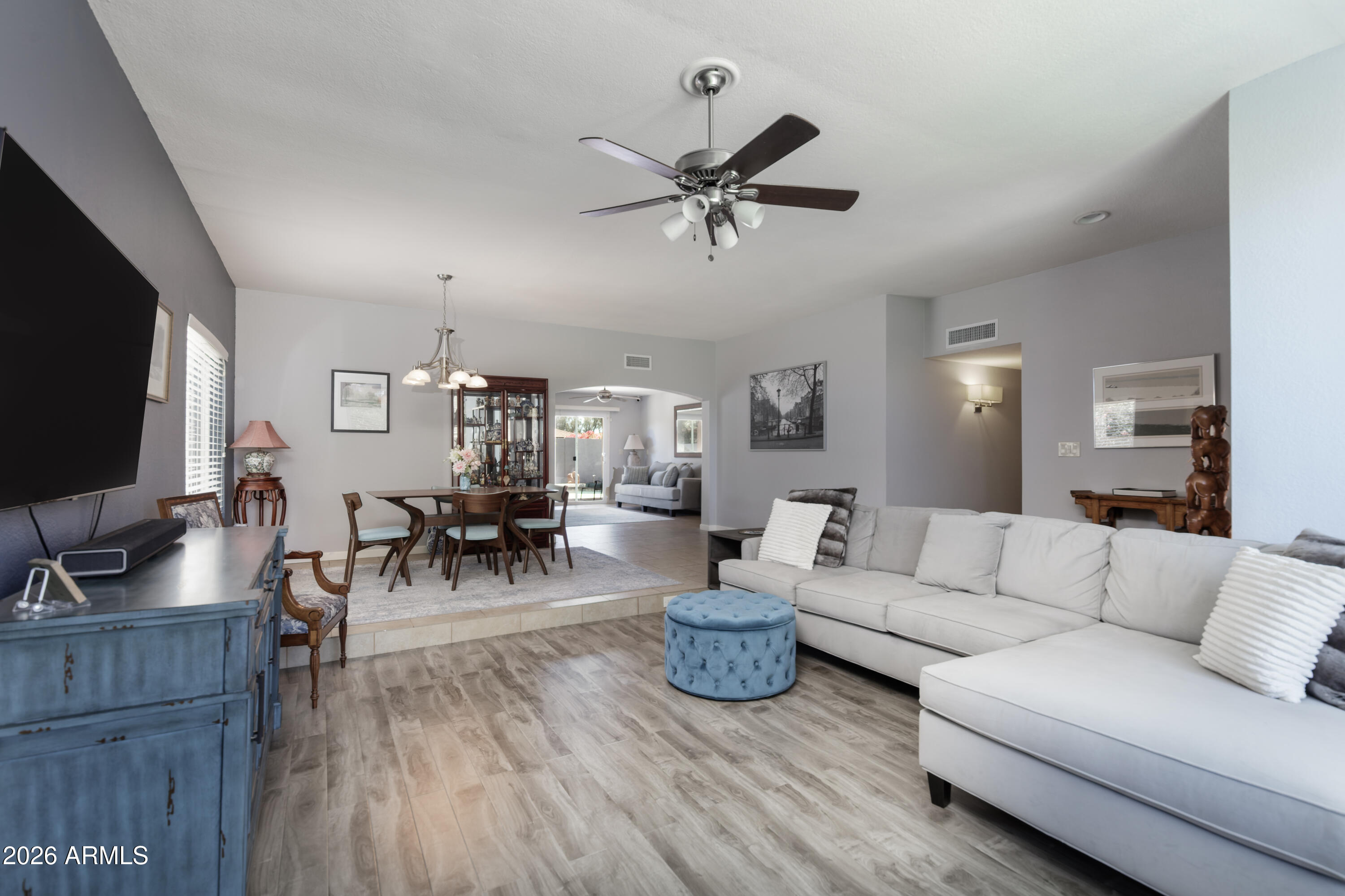 COUNTRY TRACE - Residential