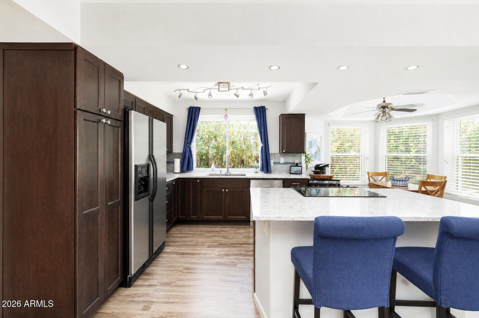 COUNTRY TRACE - Residential