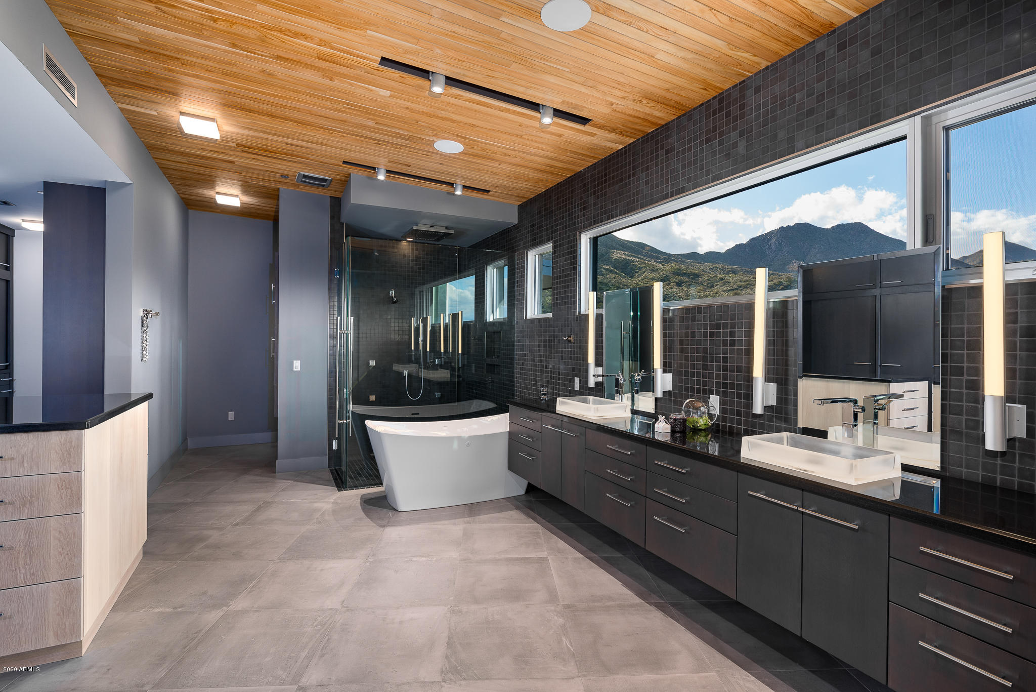EAGLES NEST - Residential