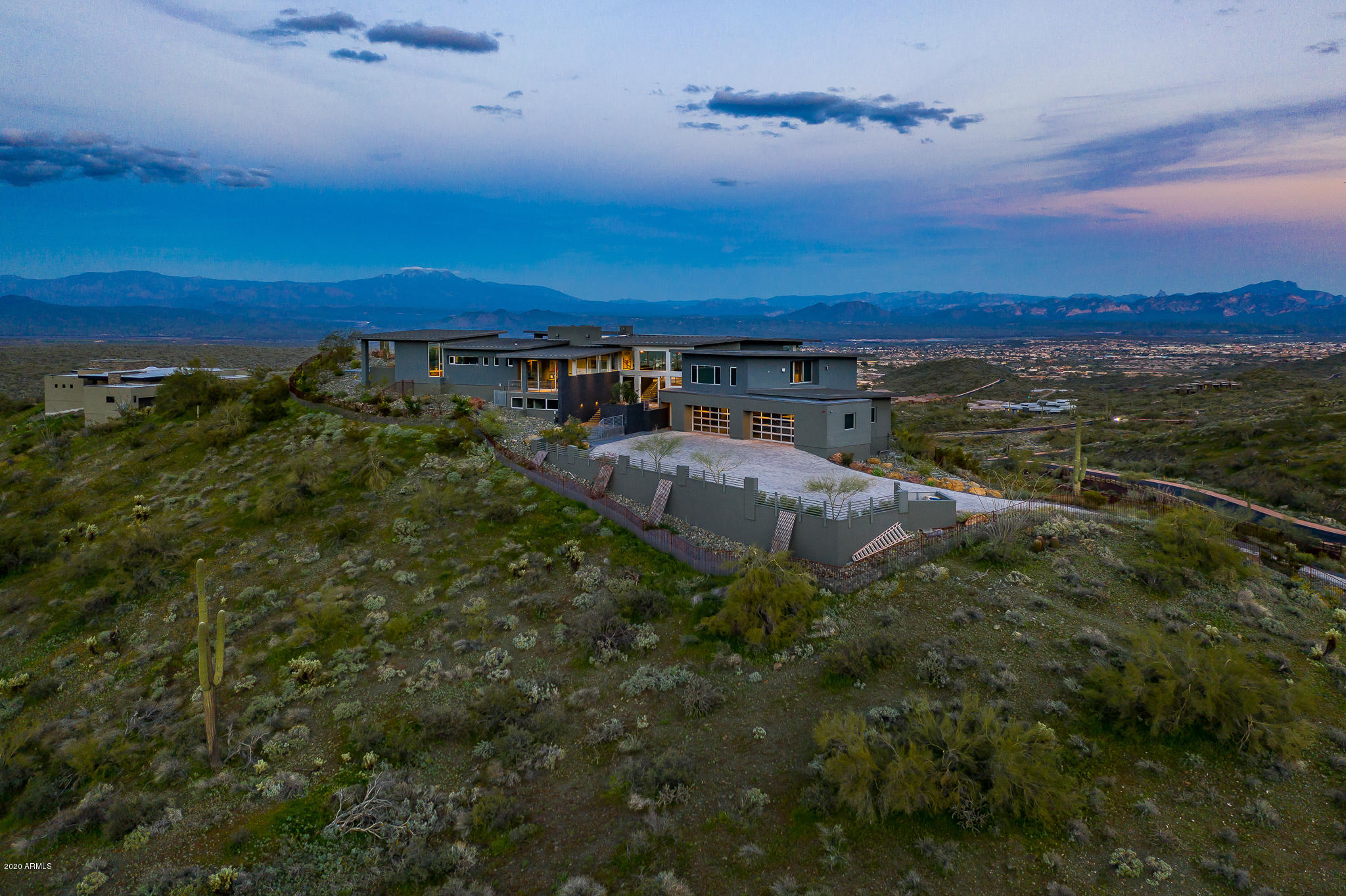 EAGLES NEST - Residential